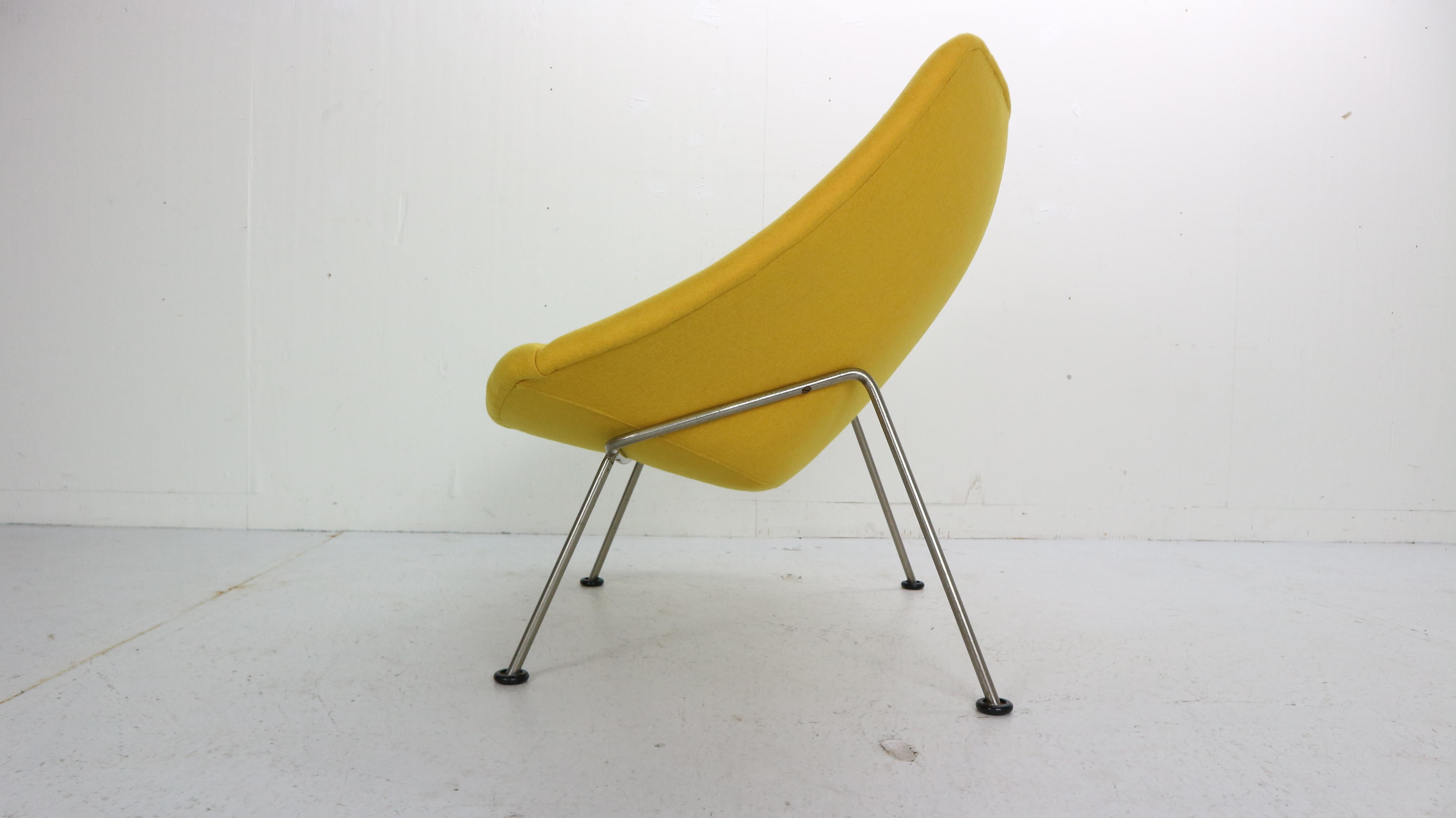 New Upholstery F157 Oyster Lounge Chair by Pierre Paulin for Artifort, 1960s 1