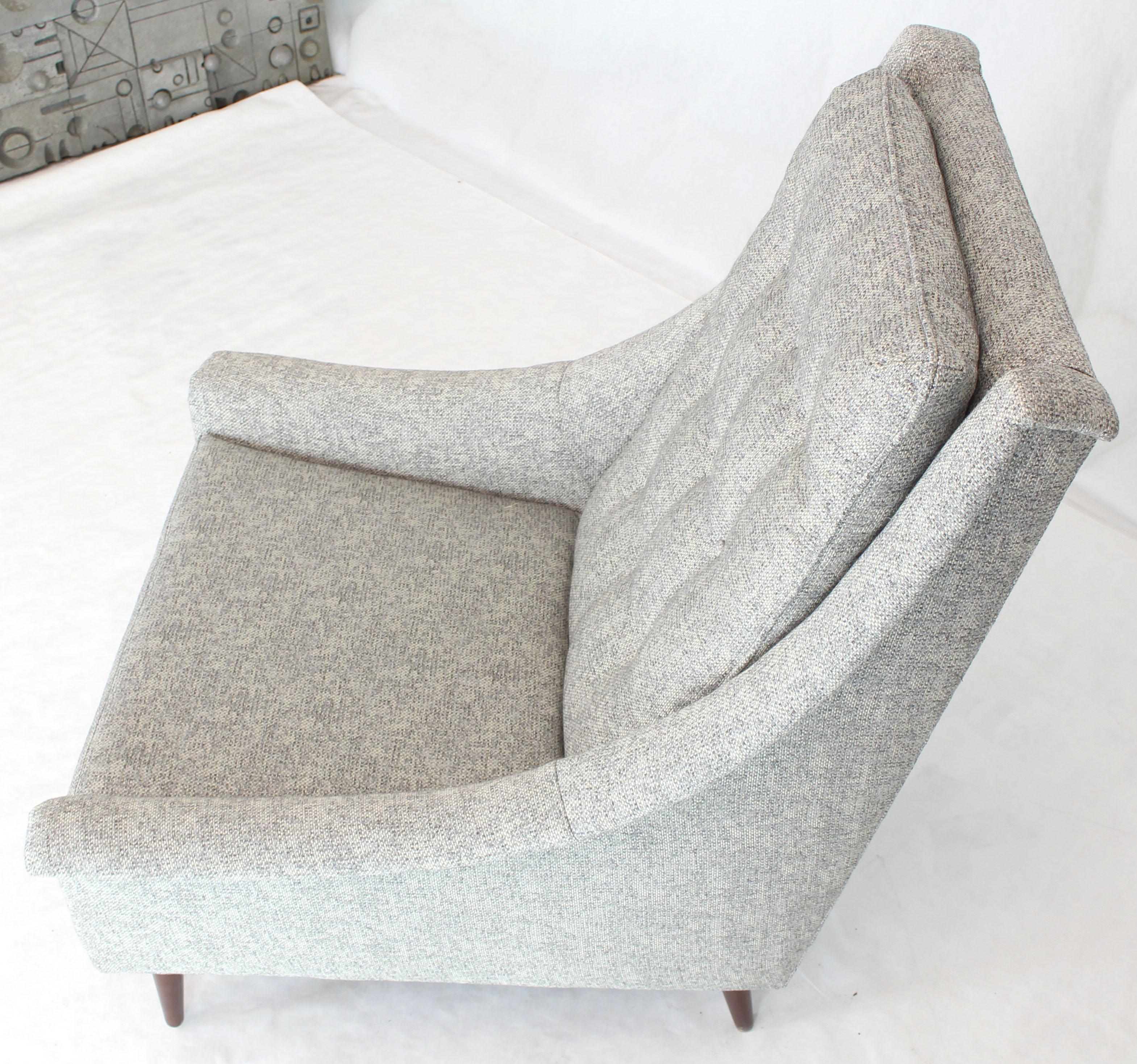 Tissu d'ameublement New Upholstery Mid-Century Modern Lounge Chair (Chaise longue du milieu du siècle) en vente