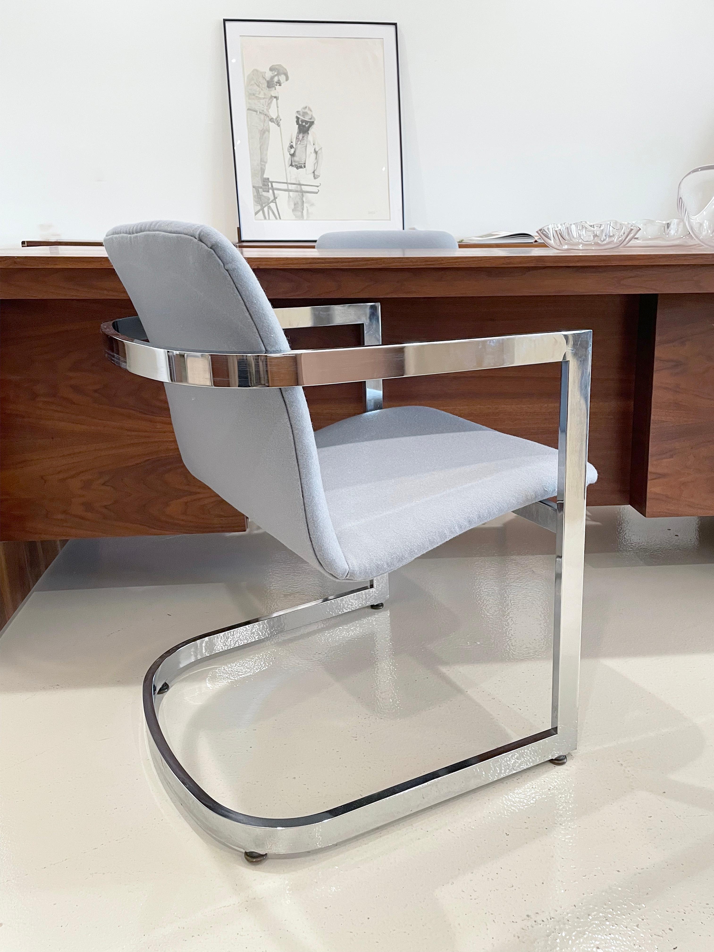 New Upholstery, Milo Baughman Freischwinger aus Chrom, 4er-Set im Angebot 4
