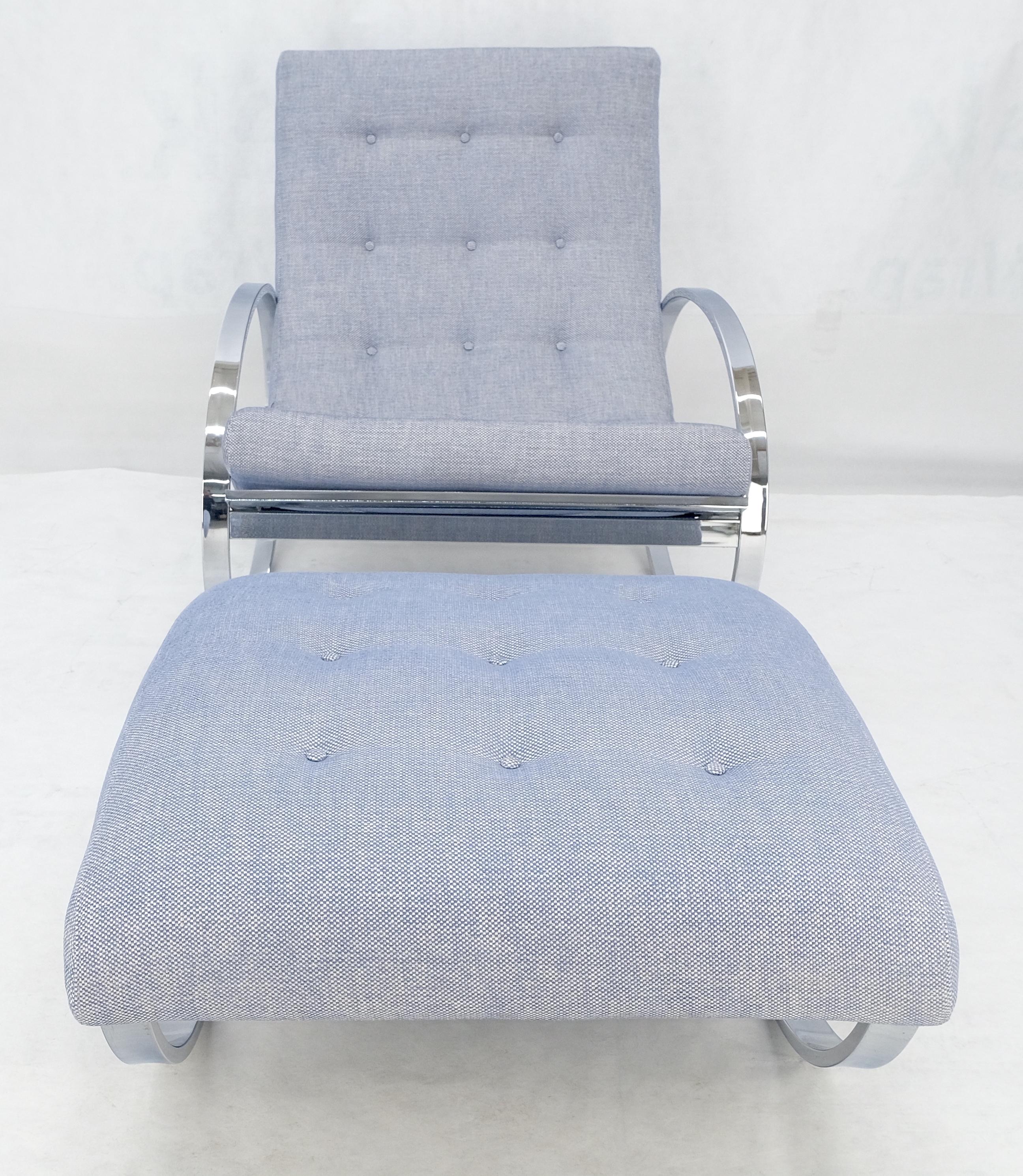 Cromo Nuova tappezzeria Renato Zevi Ellipse Base Rocking Chair & Ottoman di Selig MINT in vendita