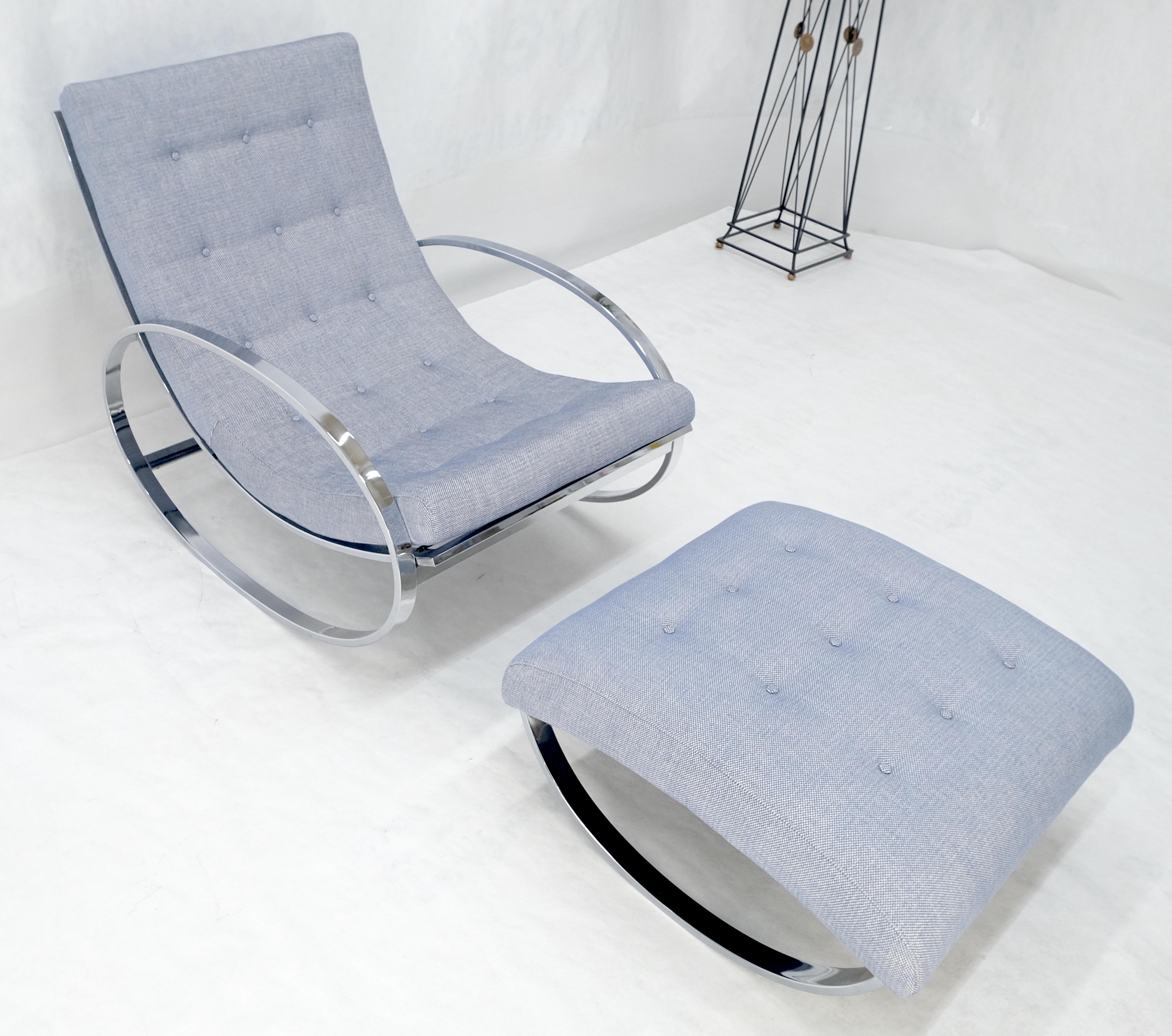 Nuova tappezzeria Renato Zevi Ellipse Base Rocking Chair & Ottoman di Selig MINT in vendita 3