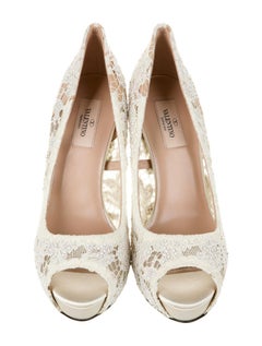 New Valentino $1745 Lace Crystal Embellished Off-White Platform Pumps It 39.5
