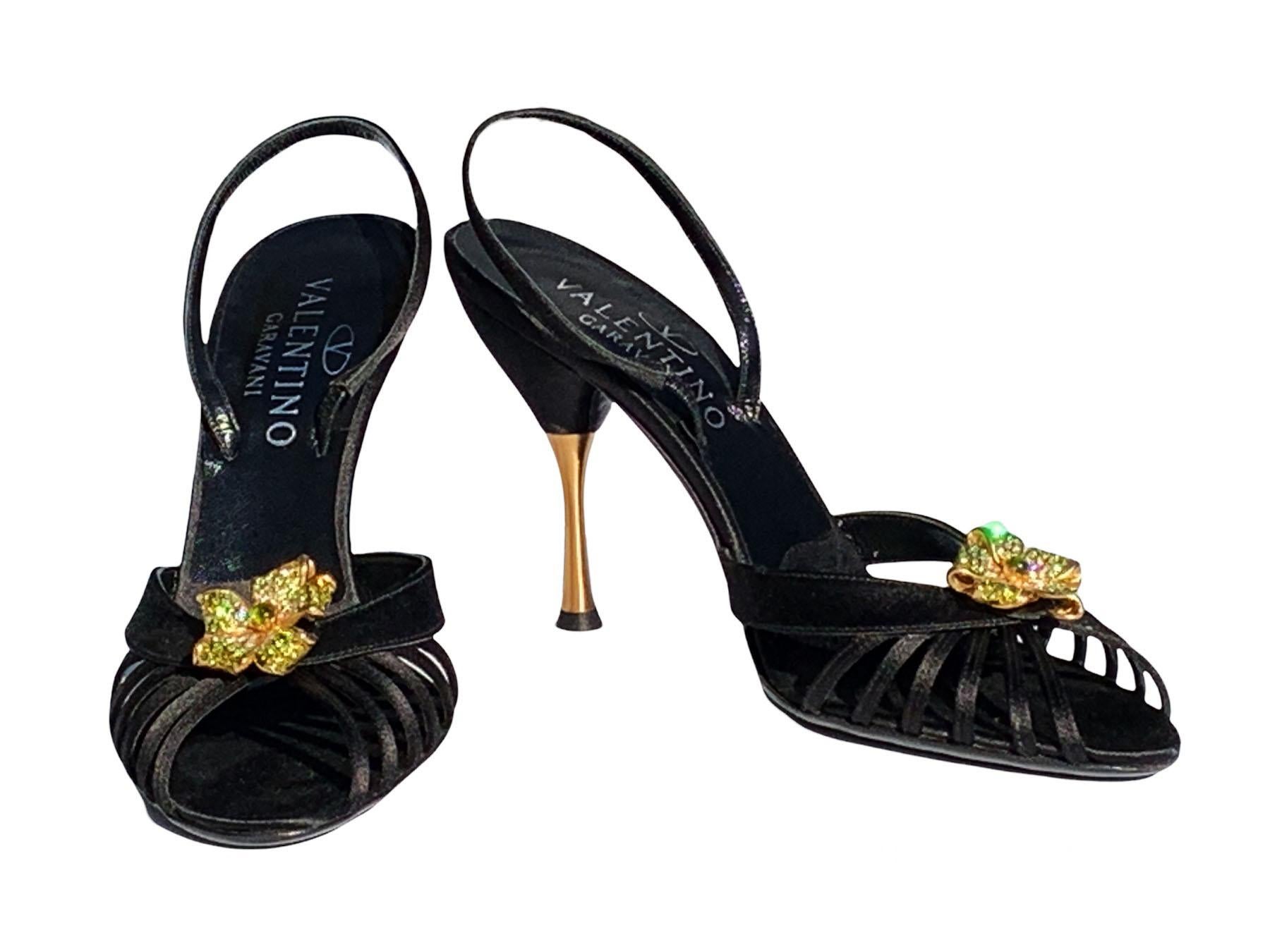 New Valentino Garavani 2006 Black Jeweled Shoes Sandals 38.5 + Matching Clutch  In New Condition For Sale In Montgomery, TX