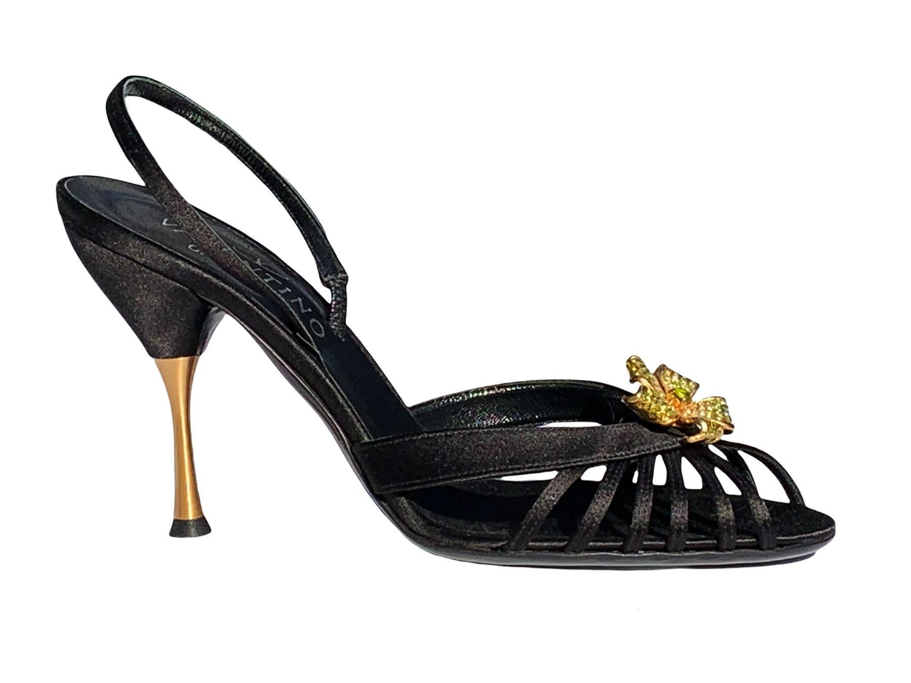 Women's New Valentino Garavani 2006 Black Jeweled Shoes Sandals 38.5 + Matching Clutch  For Sale