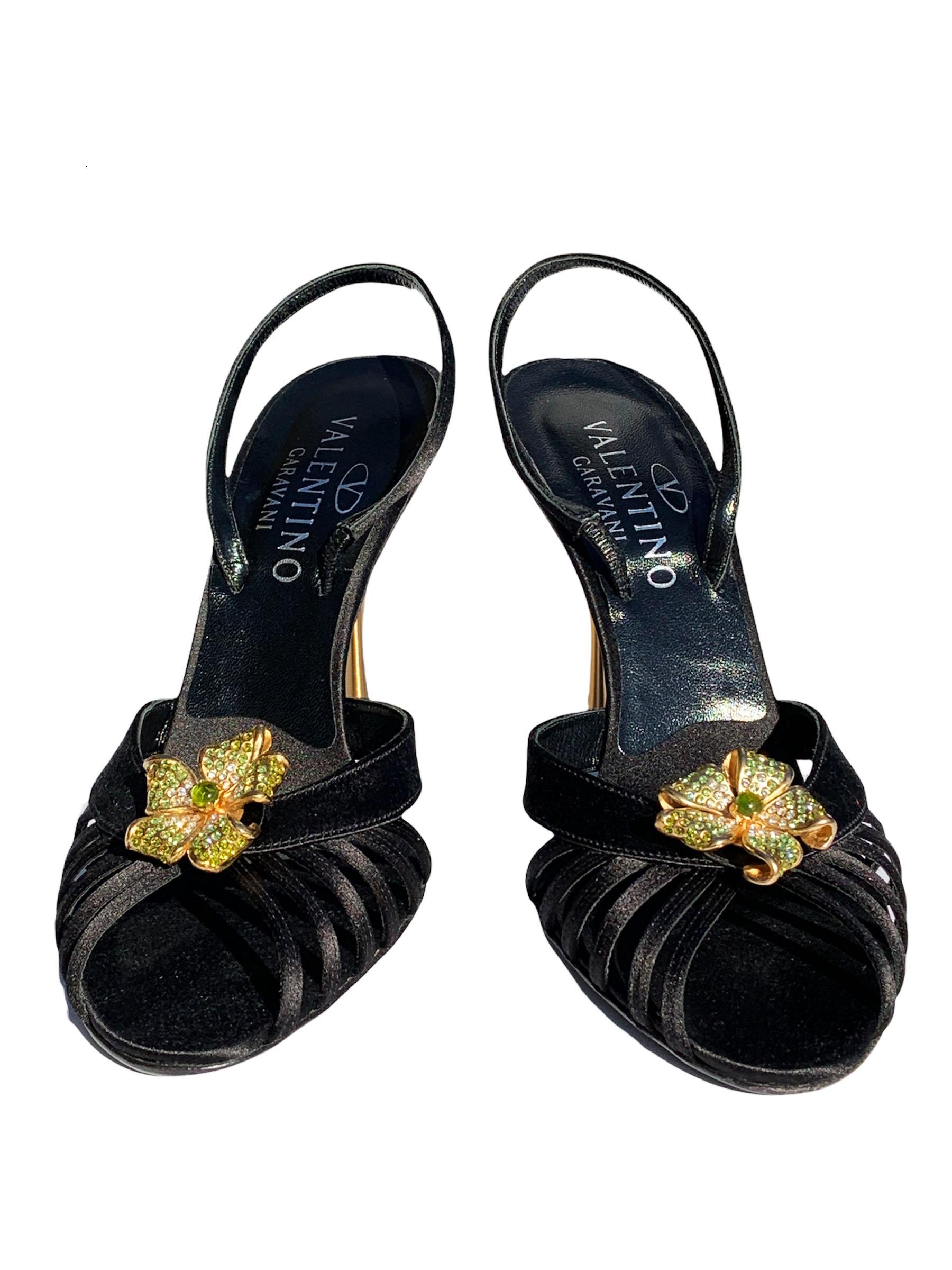 New Valentino Garavani 2006 Black Jeweled Shoes Sandals 38.5 + Matching Clutch  For Sale 3