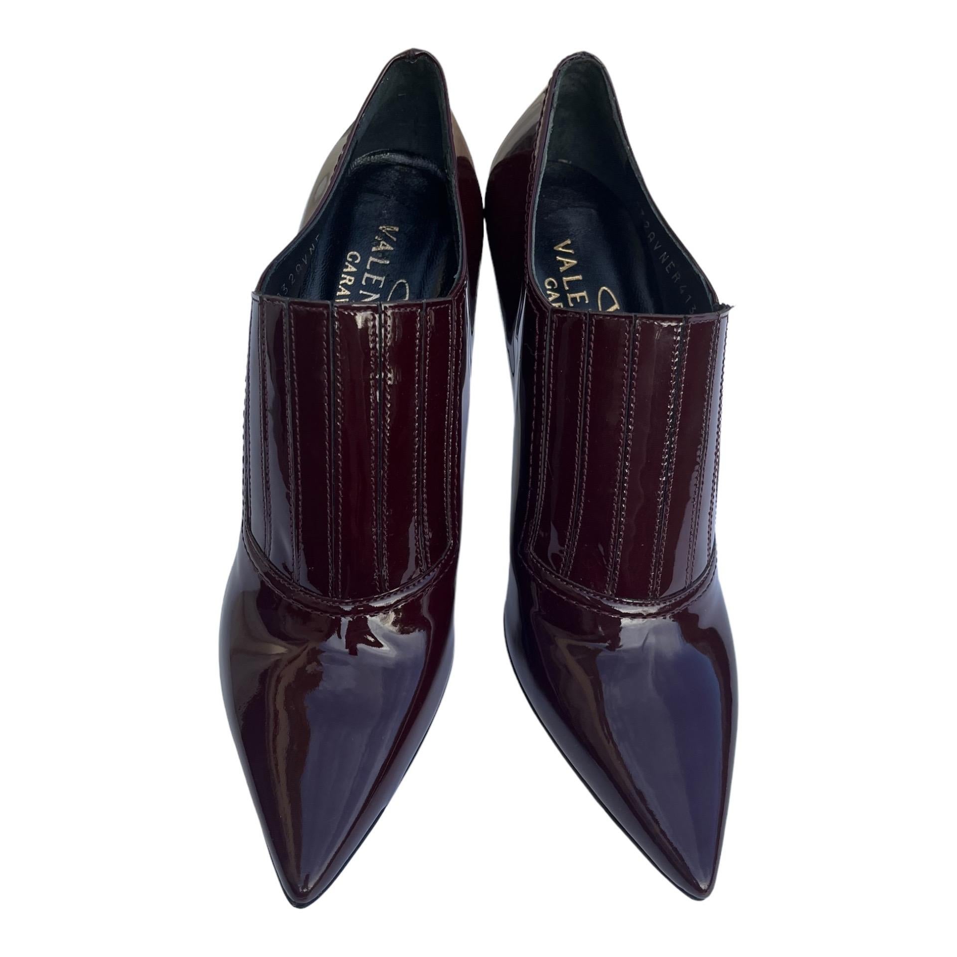 Chaussures italiennes Valentino Garavani en cuir verni bourgogne 39 - US 9, neuves Neuf - En vente à Montgomery, TX