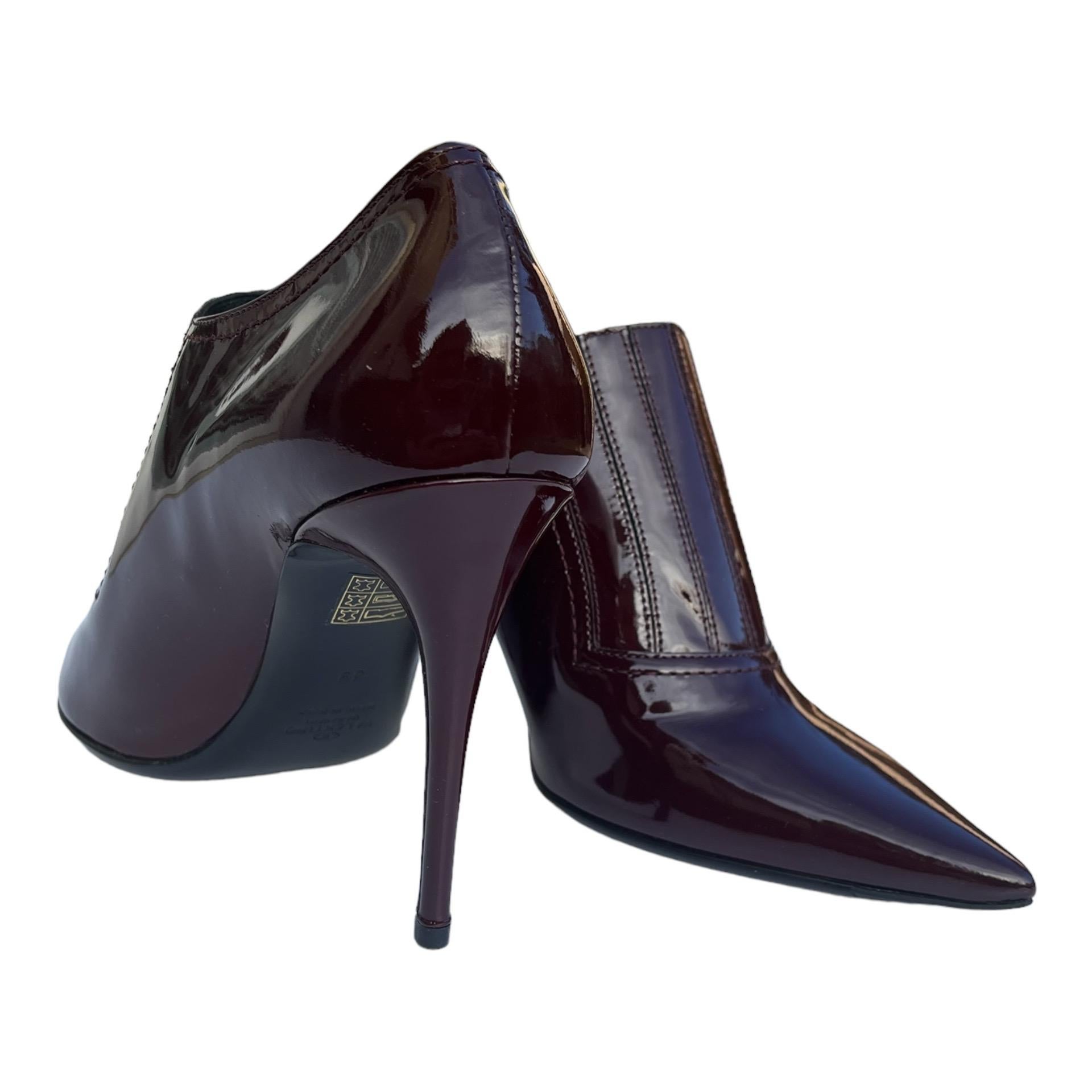 New Valentino Garavani Burgundy Patent Leather Shoes Italian 39 - US 9 In New Condition For Sale In Montgomery, TX