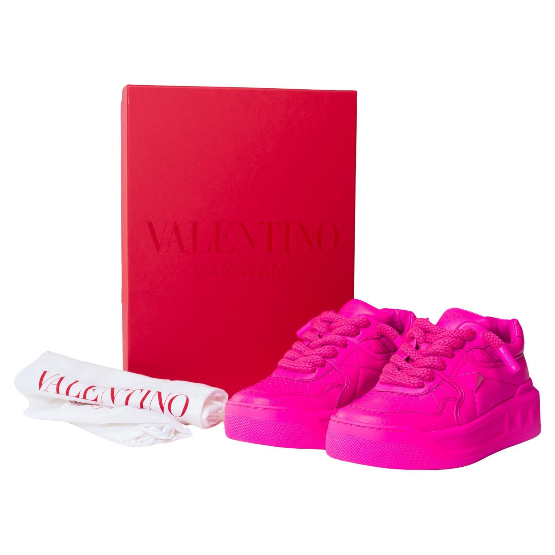 New Valentino Garavani ONE STUD XL Women Sneakers in Pink leather, Size 39 For Sale