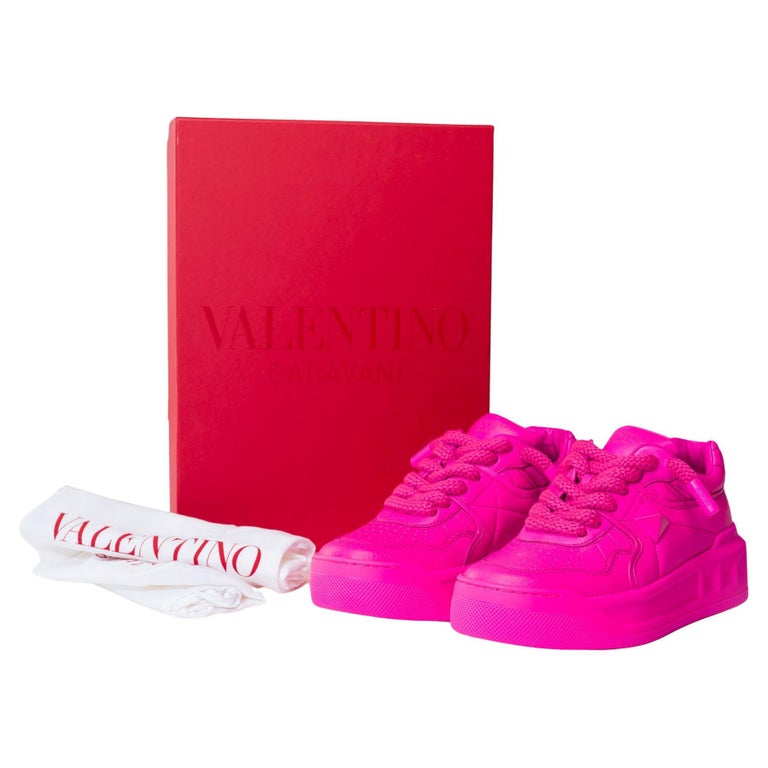 New Valentino Garavani ONE STUD XL Women Sneakers in Pink leather, Size 39  For Sale at 1stDibs
