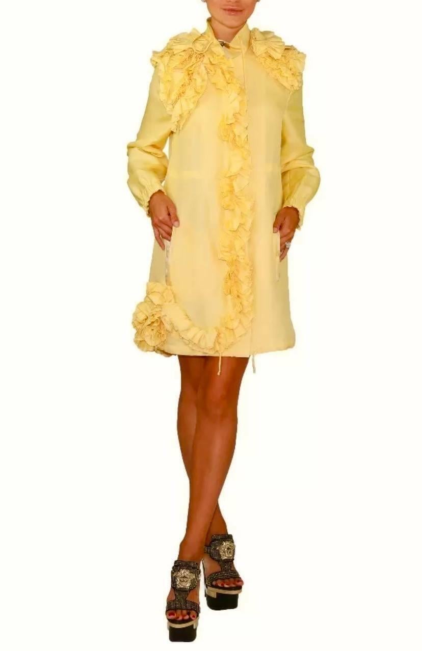 New Valentino Yellow 100% Silk Coat Size US 6 For Sale 1