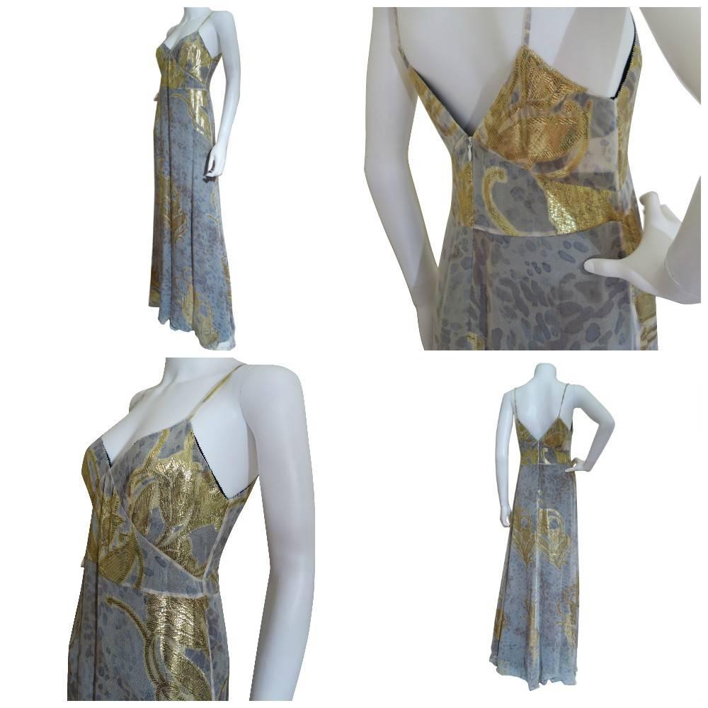 Vera Wang Lavender Label
Brand New with Tags
* Size: 2
* Metallic Gold & Taupe Dress
* V Cut Front & Back
* Spaghetti Straps
* Back Zip Closure
* Shell: 90% Silk, 10% Metallic
* Lining: 100% Silk
waist is 29