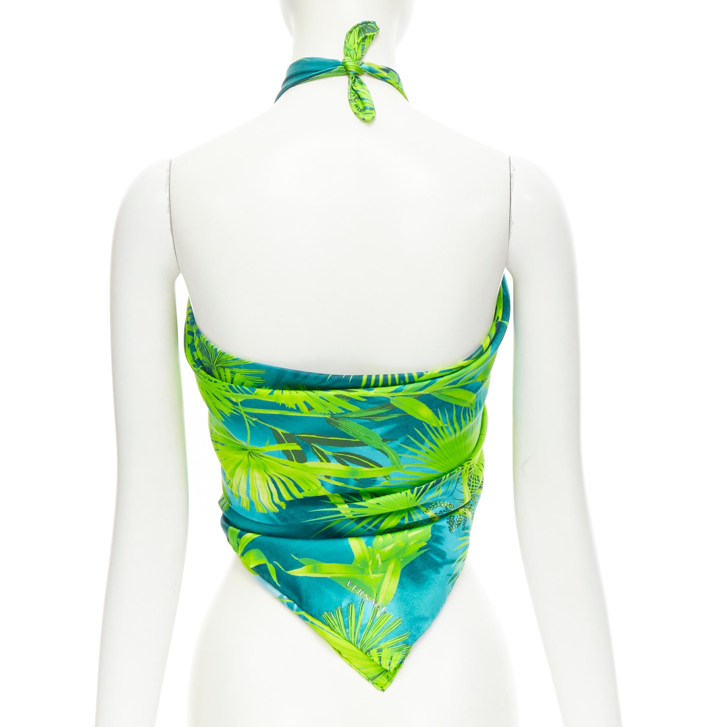 new VERSACE 100% silk 2020 Iconic green Jungle 90cm square scarf Jennifer Lopez In New Condition In Hong Kong, NT