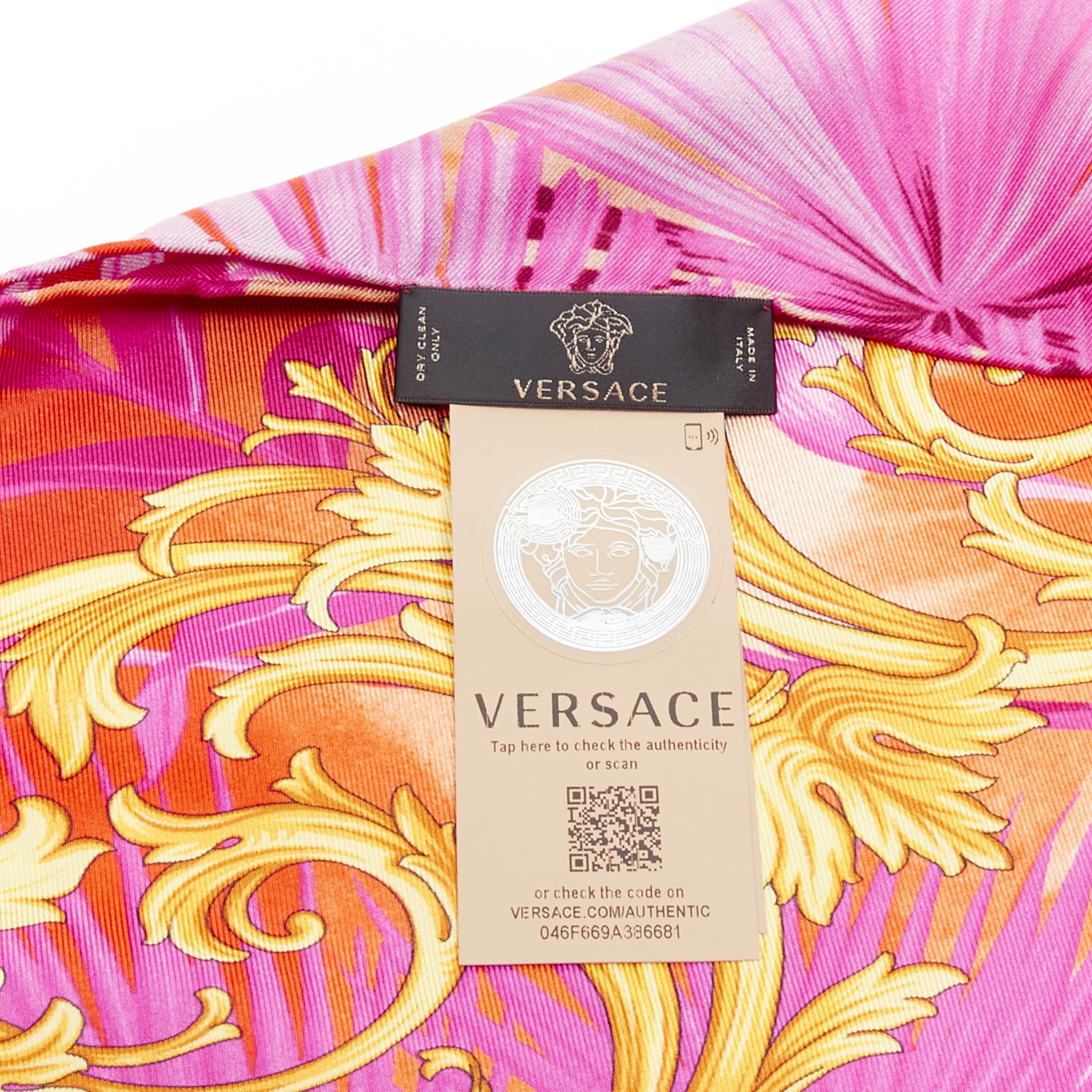 new VERSACE 100% silk 2020 pink Jungle gold Barocco print 90cm square scarf In New Condition In Hong Kong, NT