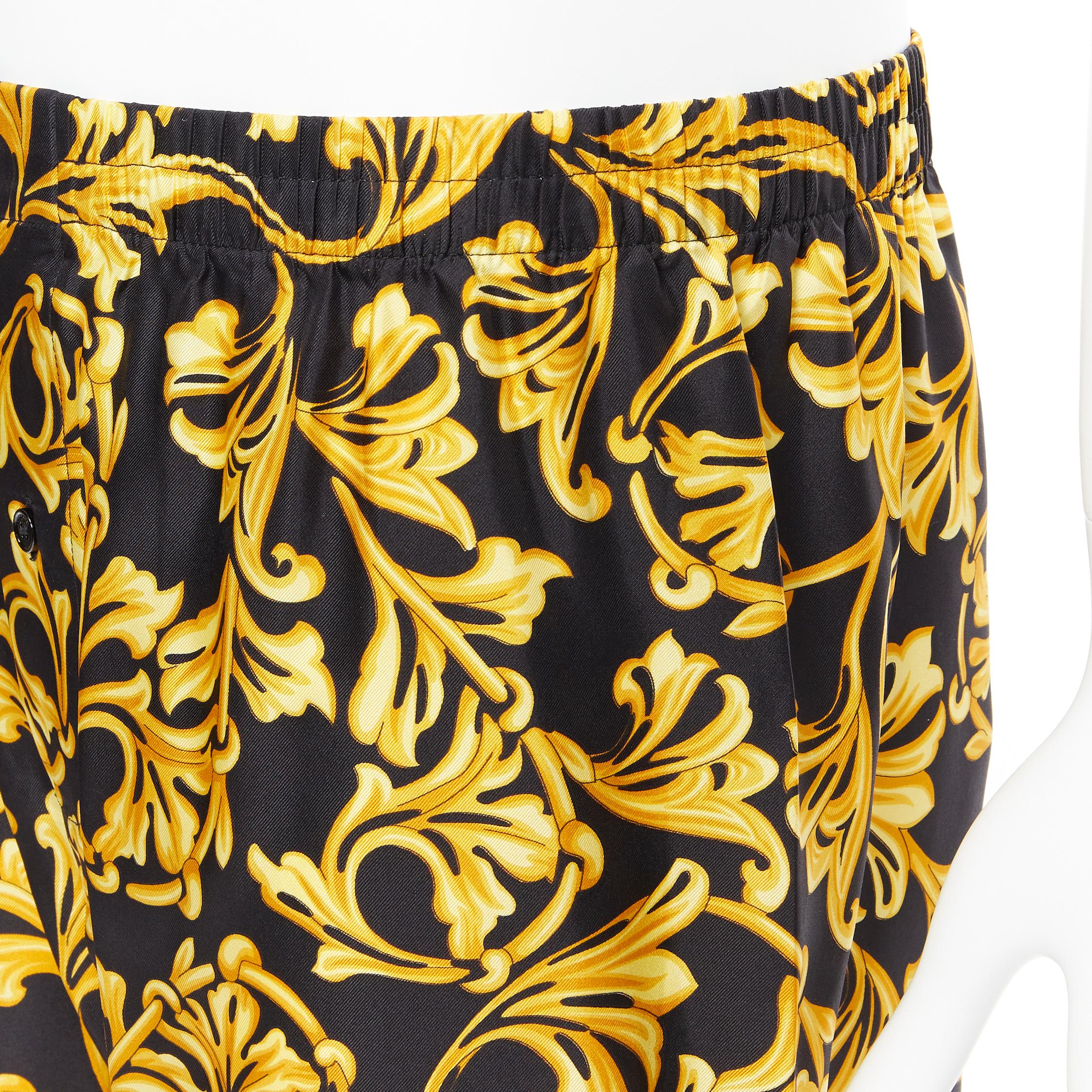 new VERSACE 100% silk black gold barocco floral print boxer shorts IT5 M 
Reference: TGAS/B00600 
Brand: Versace 
Designer: Donatella Versace 
Material: Silk 
Color: Black 
Pattern: Floral 
Extra Detail: Elasticated waist. Button fly front closure.