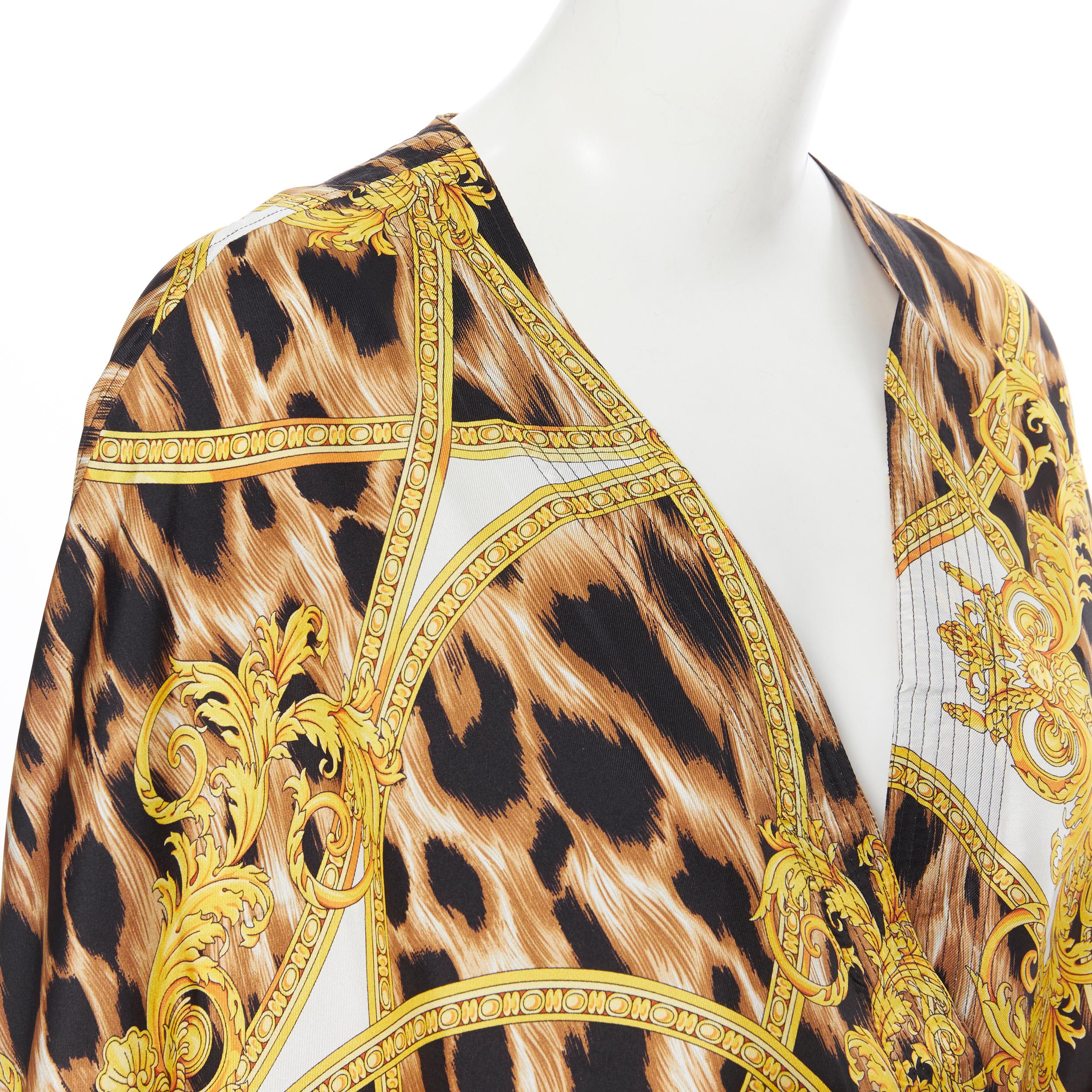 new VERSACE 100% silk brown leopard gold Medusa barocco print kimono robe M
Brand: Versace
Designer: Donatella Versace
Collection: 2019
Model Name / Style: Silk robe
Material: Silk
Color: Brown
Pattern: Leopard
Extra Detail: Versace Underwear line.
