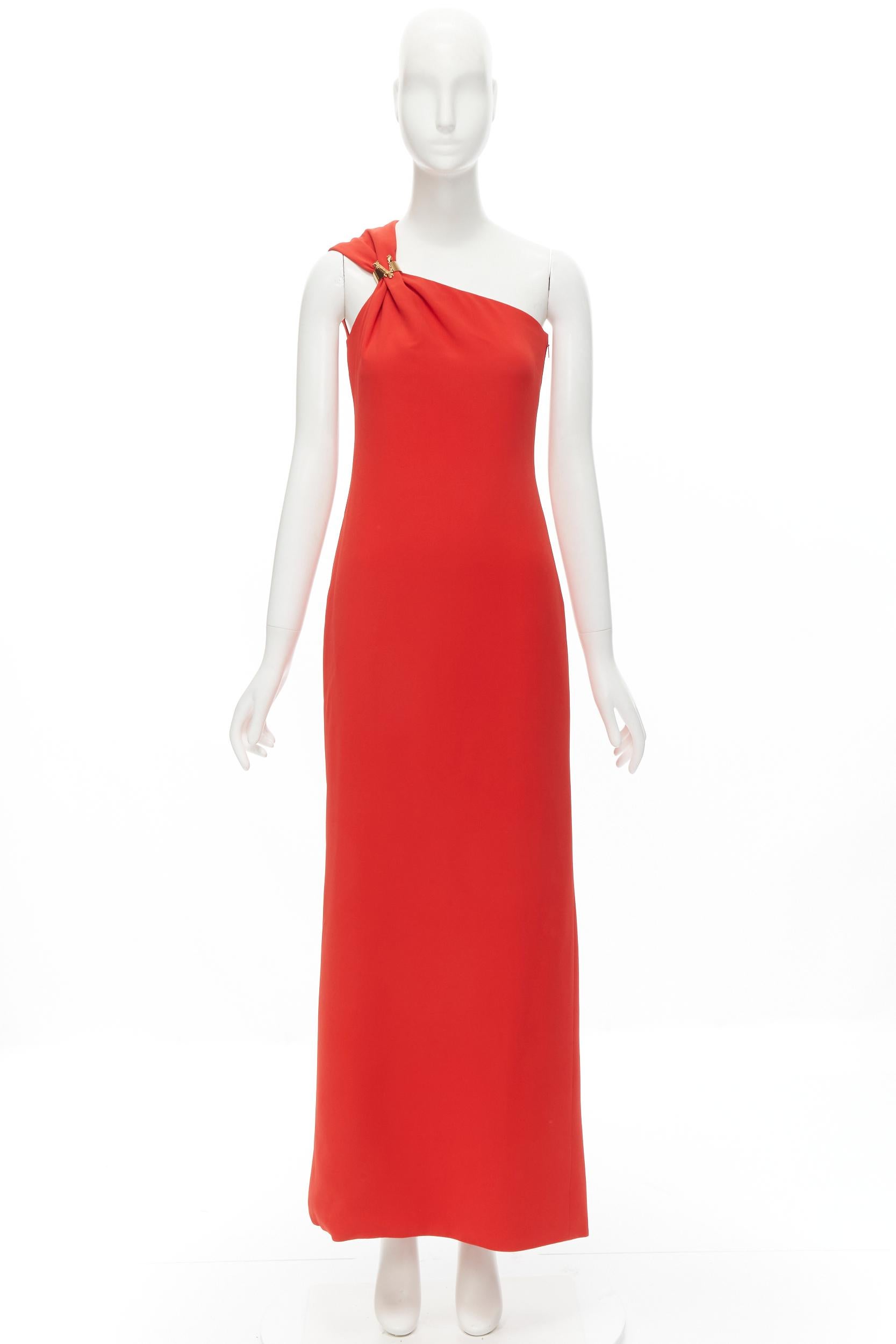 Versace - Robe asymétrique rouge 100 % soie avec fermoir en V vertueux, taille IT 42 M, état neuf en vente 4