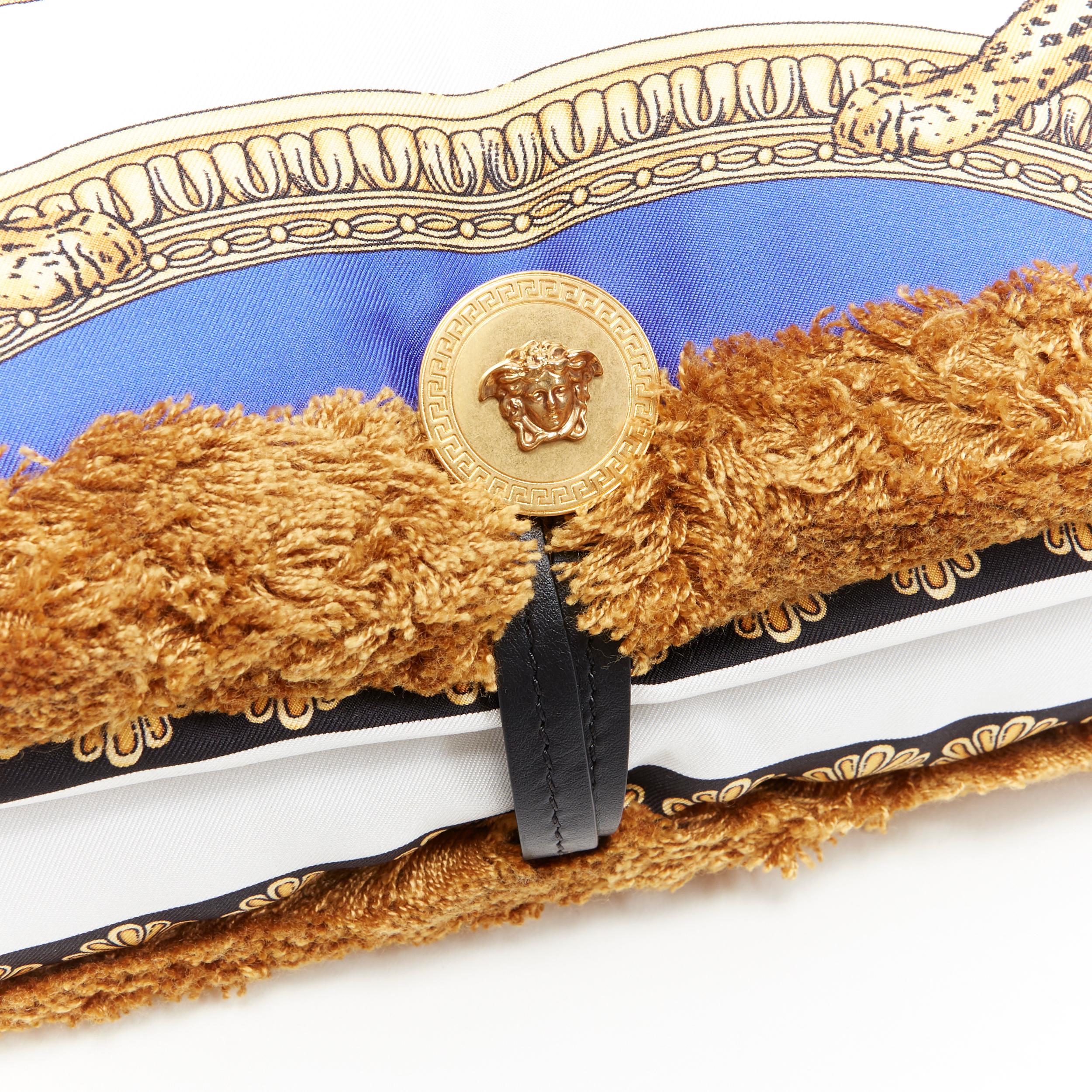 new VERSACE 2018 Runway Pillow Talk baroque leopard silk tassel shoulder bag
Brand: Versace
Designer: Donatella Versace
Collection: Pre Fall 2018
Model Name / Style: Pillow Talk
Material: Silk
Color: White; gold and blue
Pattern: Leopard
Closure: