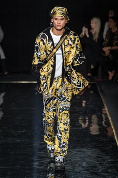 new VERSACE 2019 Savage Barocco gold black Medusa studded denim jeans 33"