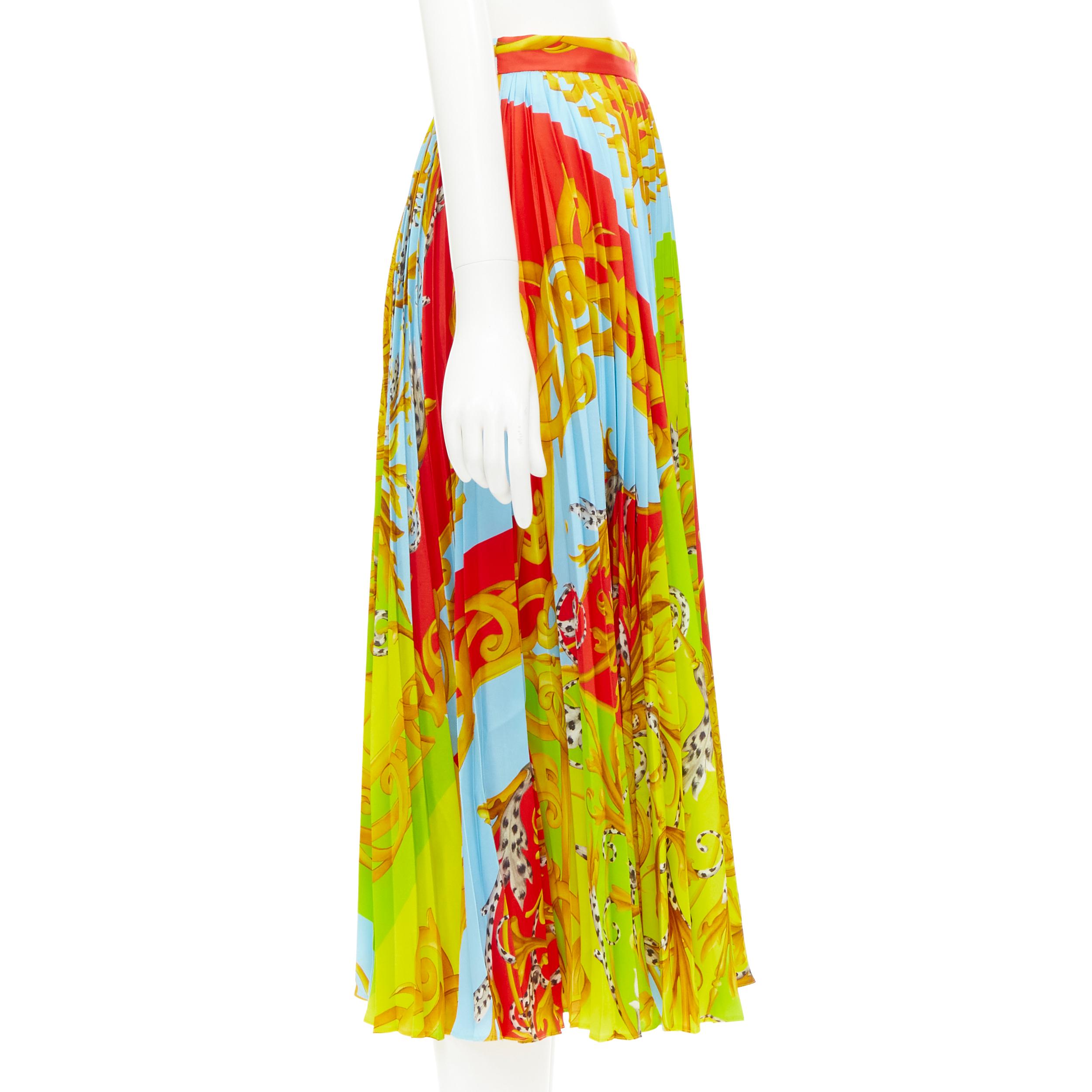 new VERSACE 2020 Barocco Acanthus Pop Medusa button pleated midi skirt XS IT38 In New Condition In Hong Kong, NT