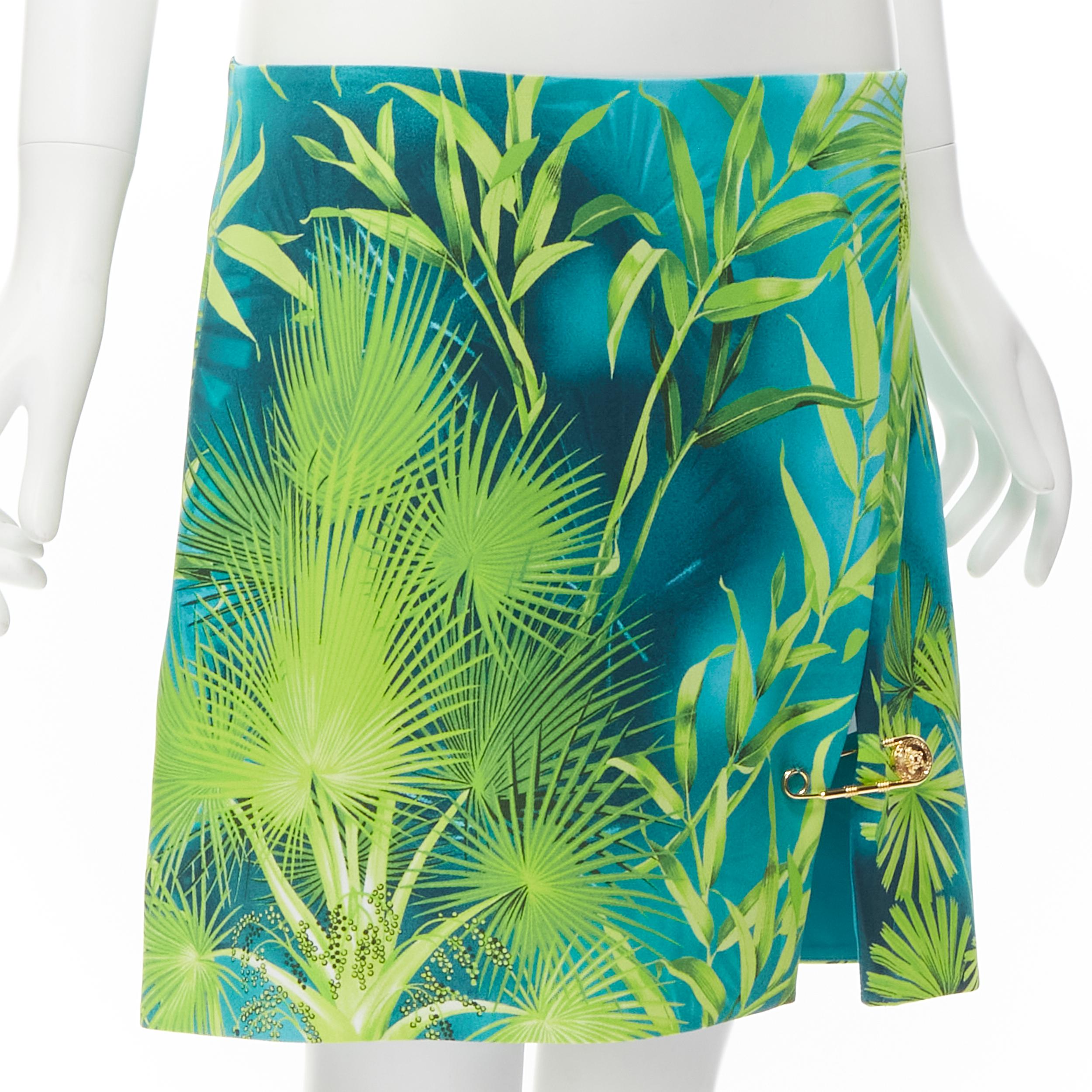 Blue new VERSACE 2020 green Jungle print gold Medusa safety pin mini skirt IT40 S