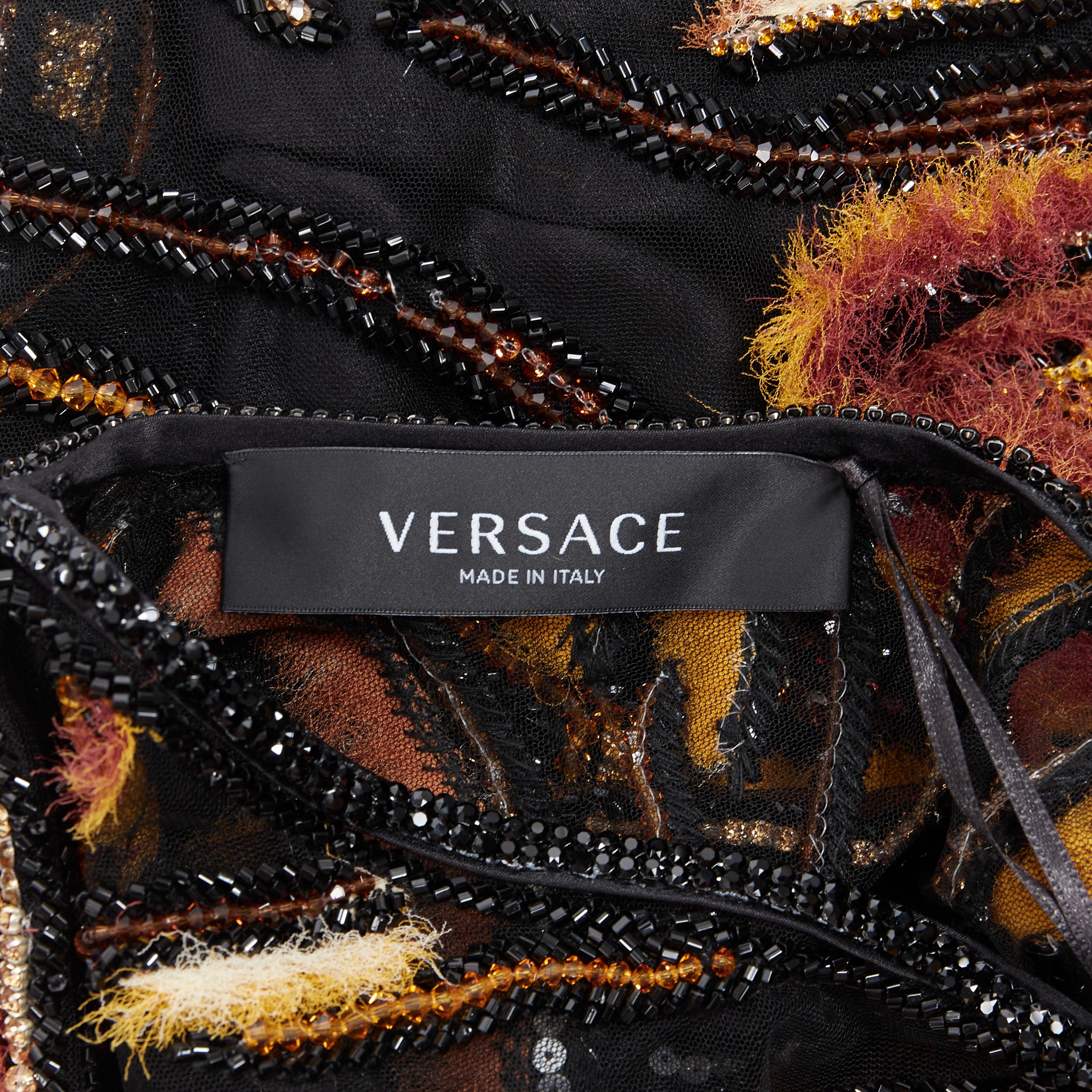 Versace - Robe de défilé Virtus avec perles et ornements animaliers, neuve, taille IT 42, 7800 $, 2020 en vente 6