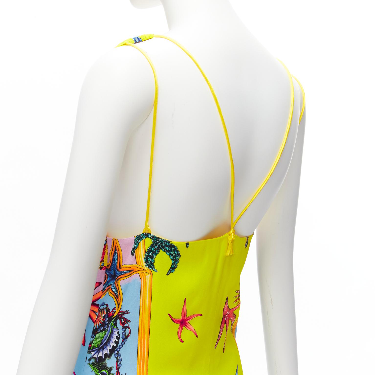 new VERSACE 2020 Tresor De La Mer signature starfish print yellow dress IT38 XS For Sale 2