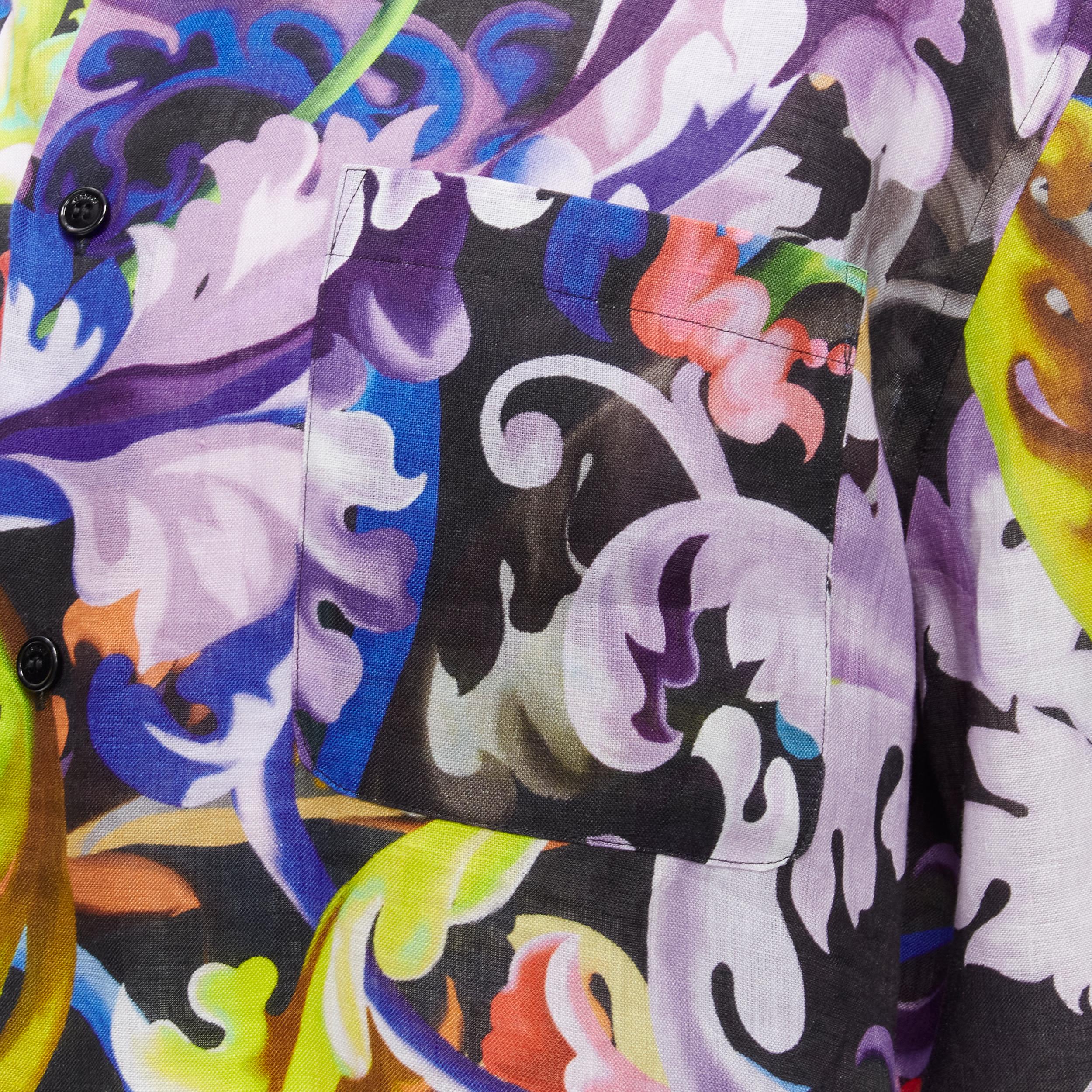 VERSACE Chemise en lin baroque colorée à fleurs, défilé 2021, taille EU39 M en vente 5