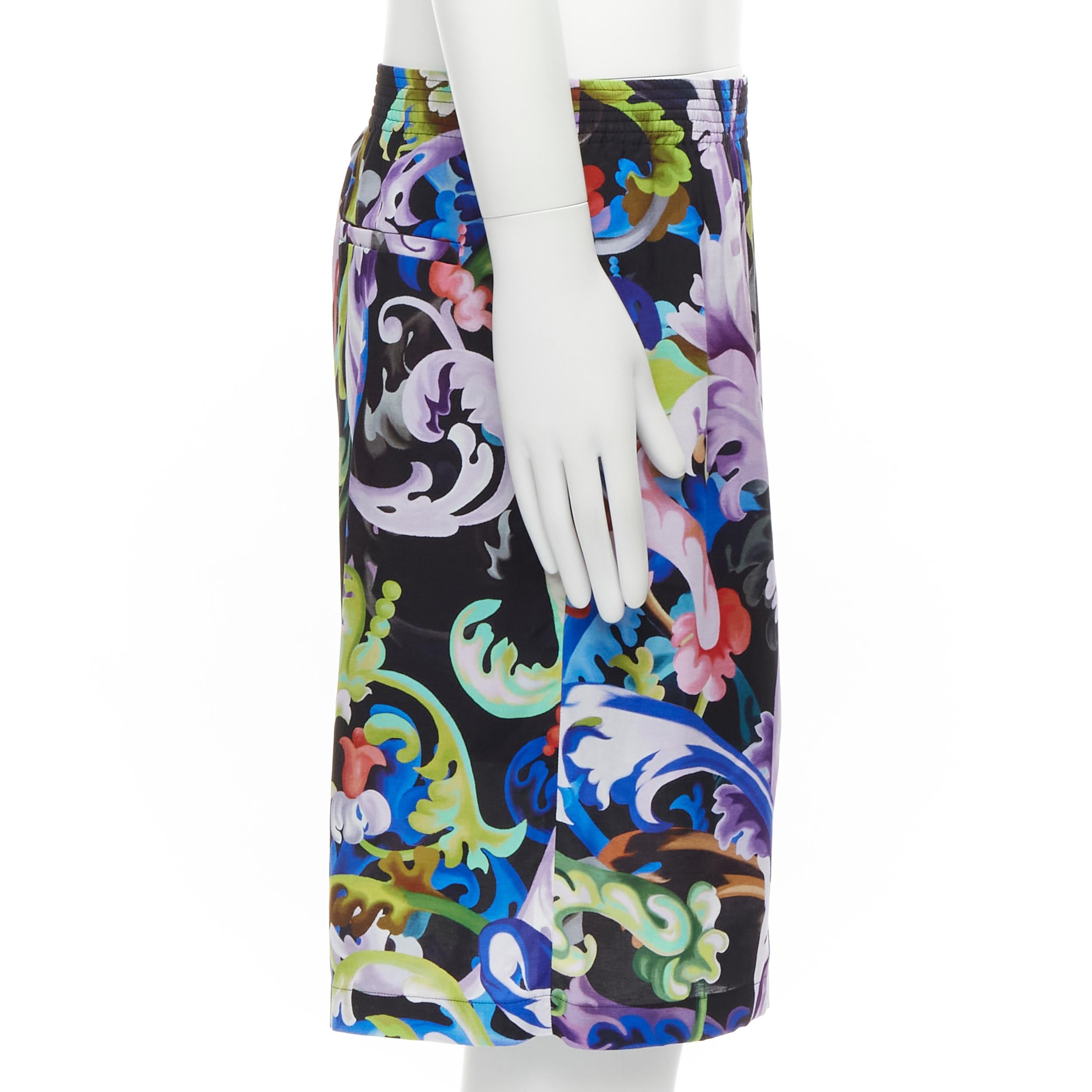 new VERSACE 2021 Runway Baroccoflage colorful baroque wide shorts IT46 S In New Condition For Sale In Hong Kong, NT