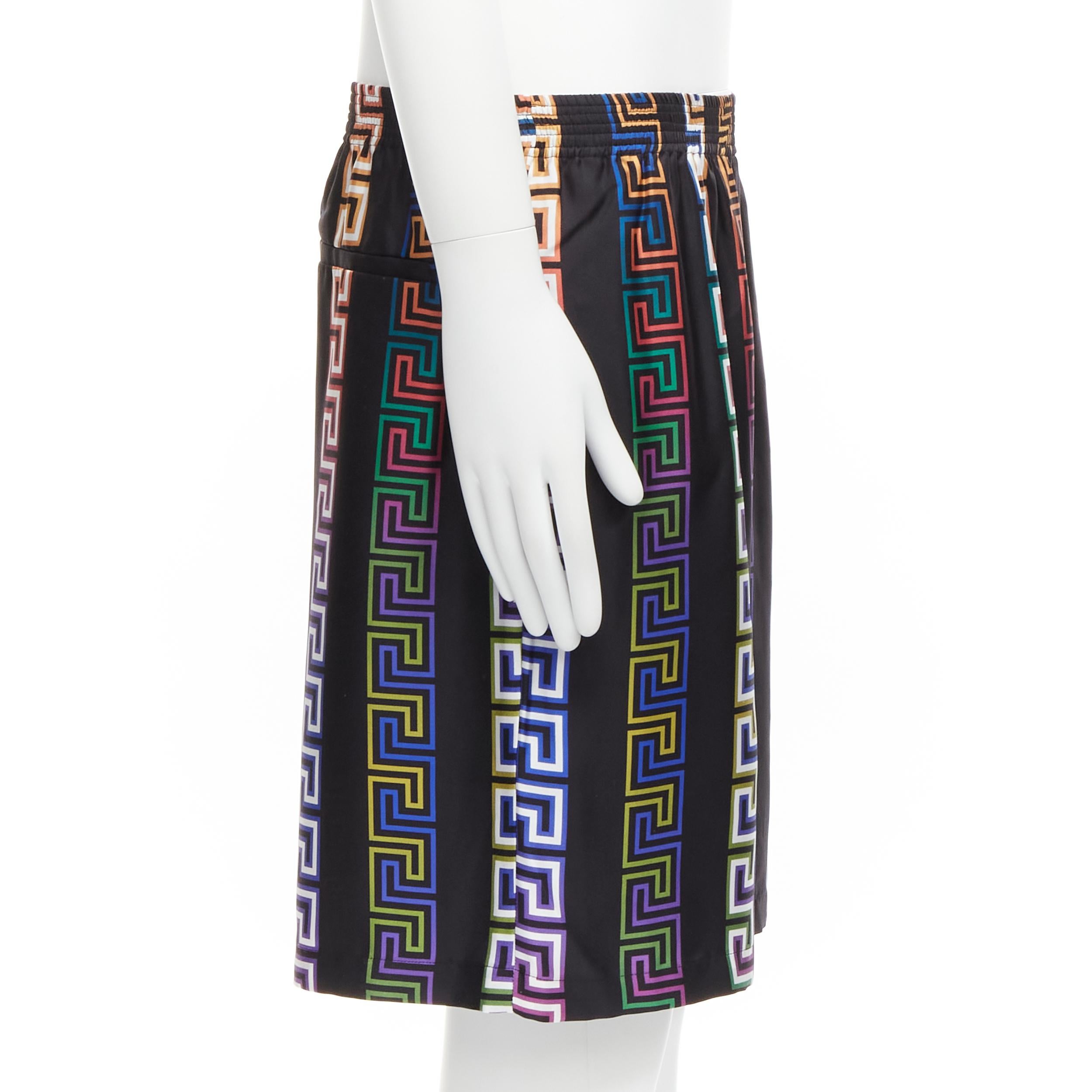 new VERSACE 2021 Runway Neon Greca black college fit silk twill shorts IT46 S In New Condition For Sale In Hong Kong, NT
