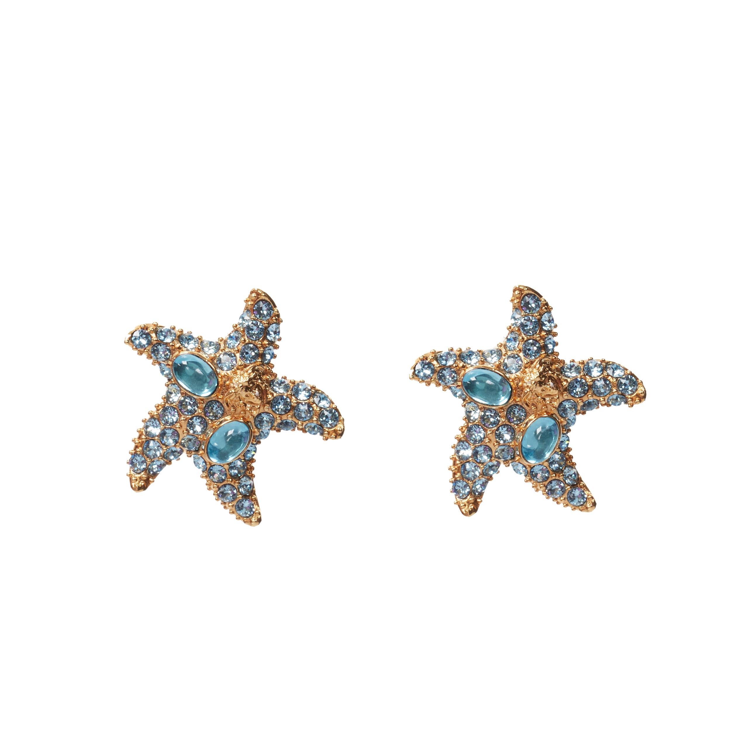 new VERSACE 2021 Runway Tresor De La Mer blue crystal Medusa starfish earring 
Reference: TGAS/C00702 
Brand: Versace 
Designer: Donatella Versace 
Collection: Spring Summer 2021 Tresor De La Mer Runway 
Material: Metal 
Color: Blue 
Pattern:
