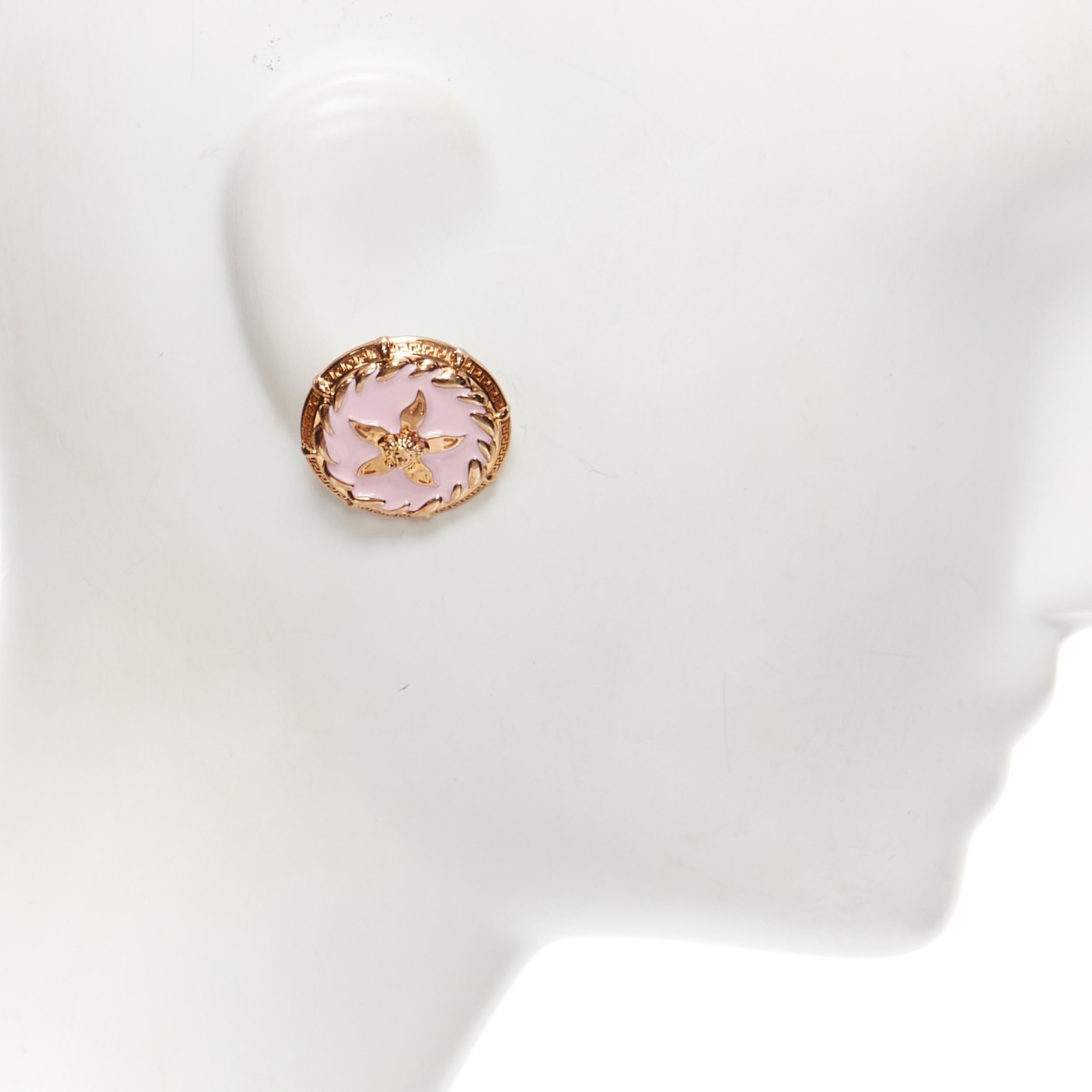 Beige new VERSACE 2021 Runway Tresor De La Mer pink enamel gold Greca starfish earring For Sale