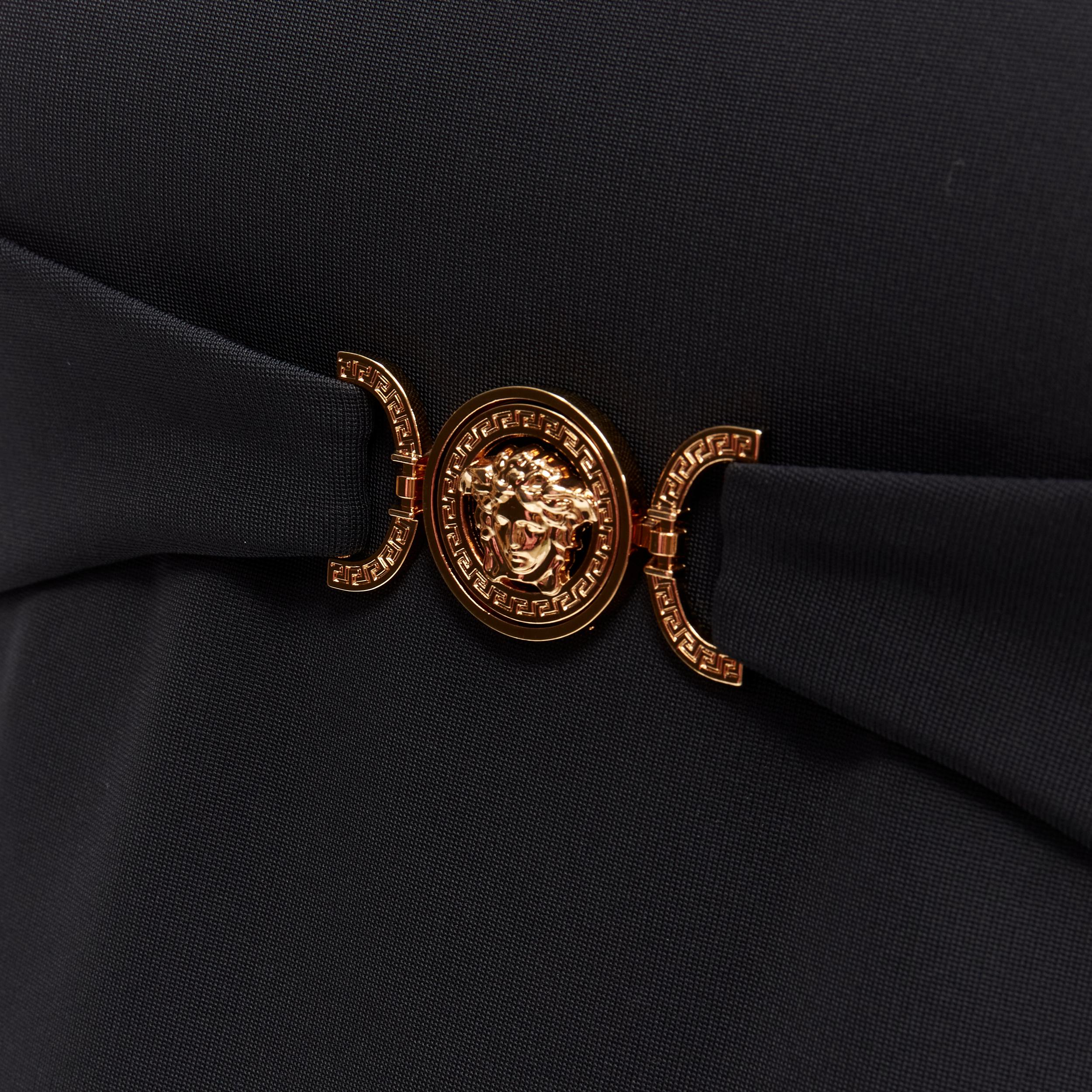 Versace - Robe fourreau à harnais Tresor De La Mer Medusa, taille IT 40, 2021 en vente 2