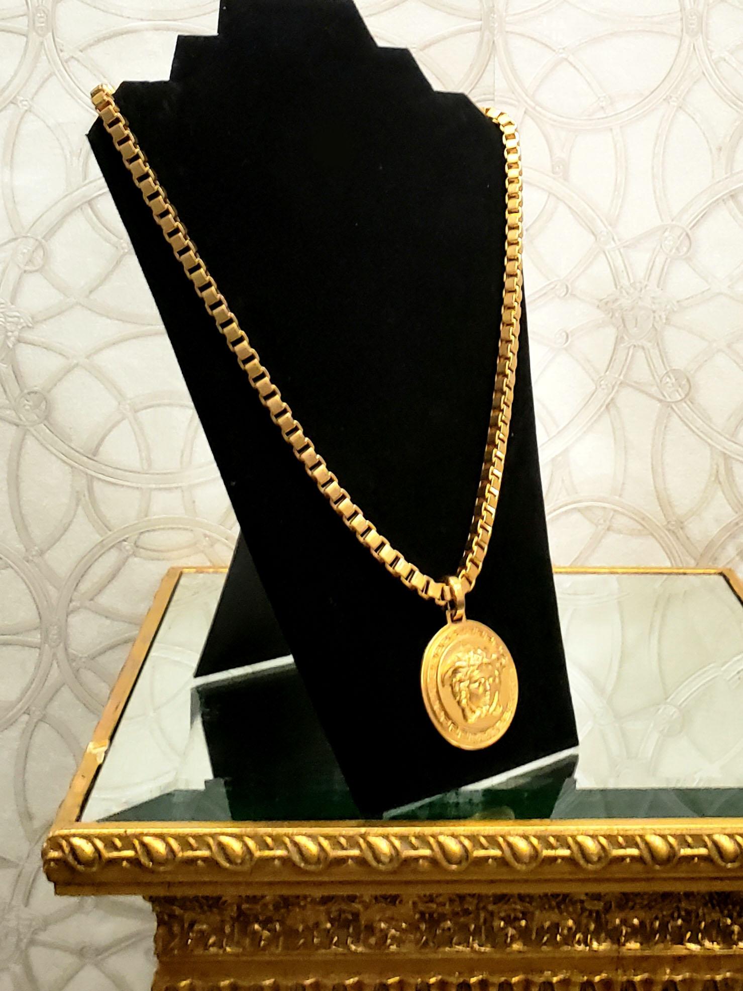 versace chain necklace