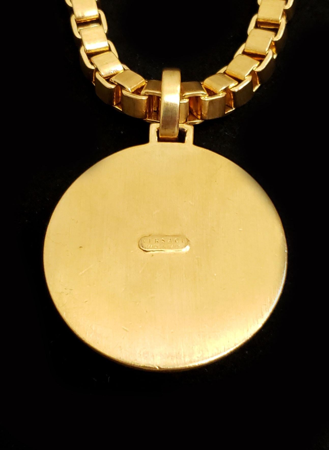 New VERSACE 24K GOLD PLATED MEDUSA CHAIN NECKLACE For Sale 2