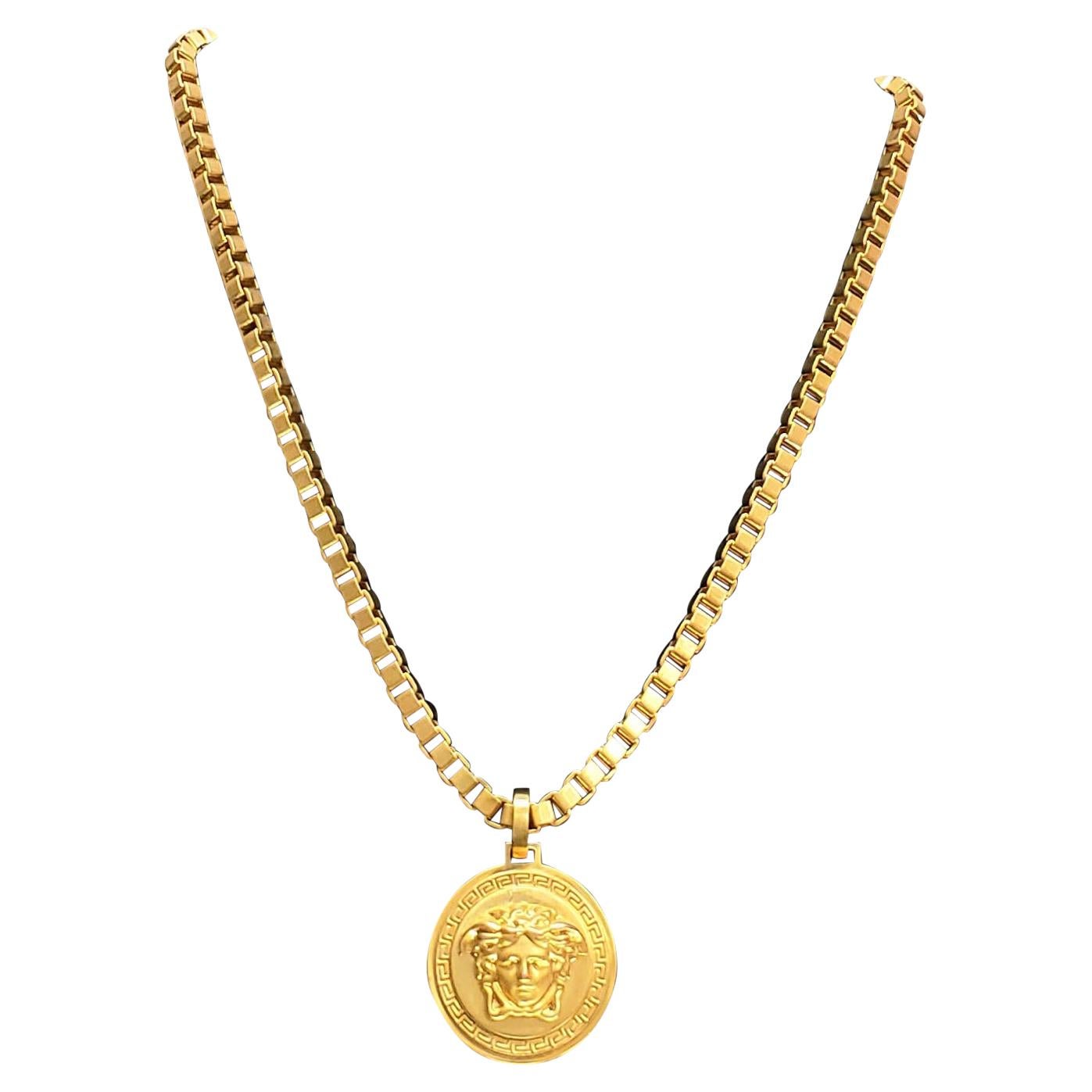 New VERSACE 24K GOLD PLATED MEDUSA CHAIN NECKLACE For Sale at 1stDibs | 24k versace  gold chain, versace necklace 18k gold, gold versace chain