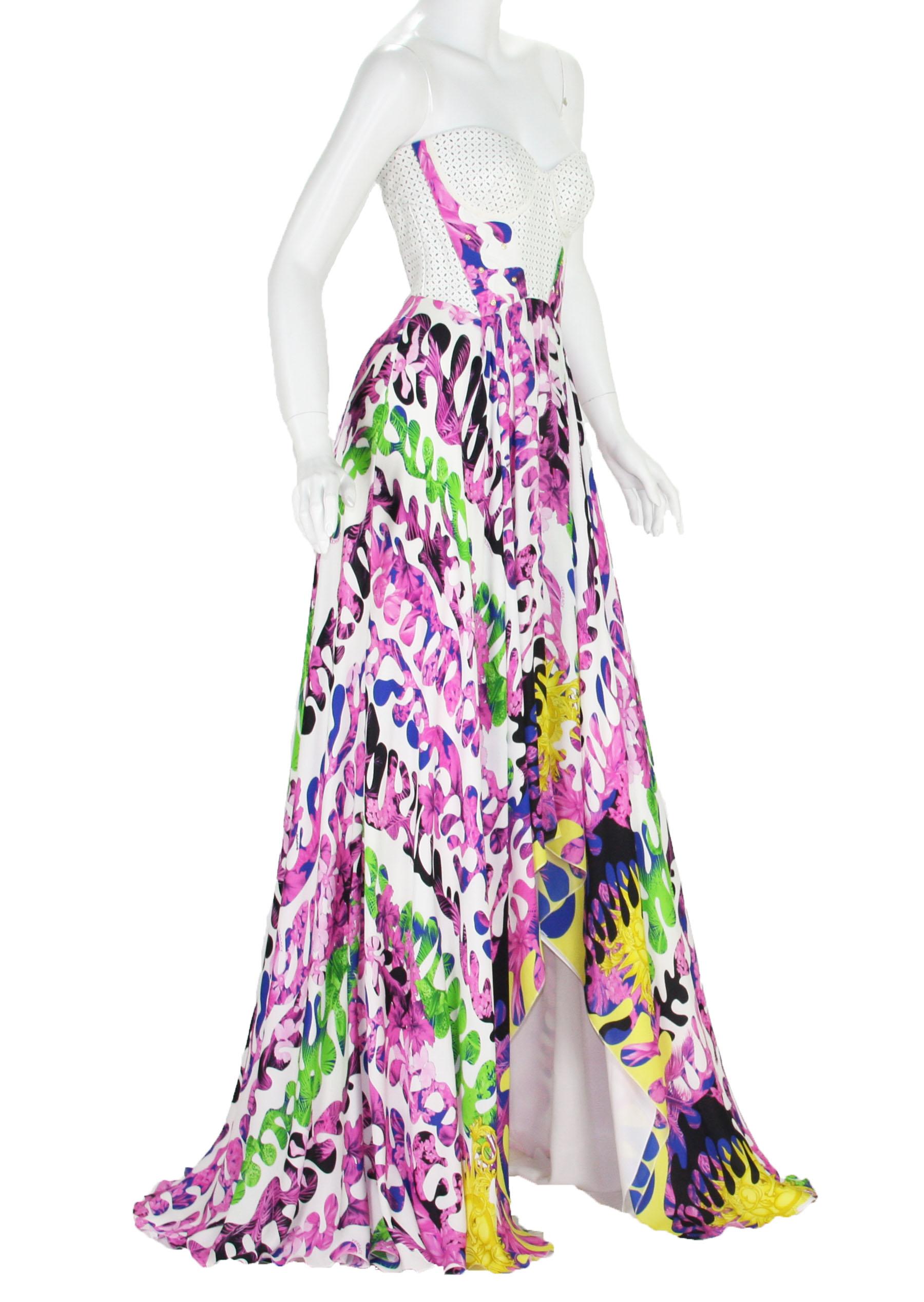 New Versace Printed Silk Dress Gown 
Designer size - 40 ( US 6)
100% Silk, White Leather Bustier with Laser-Cut Out Details, Fully Lined In Silk, Back Zip Closure.
Made in Italy
New with tag.
Retail $8,725.00
