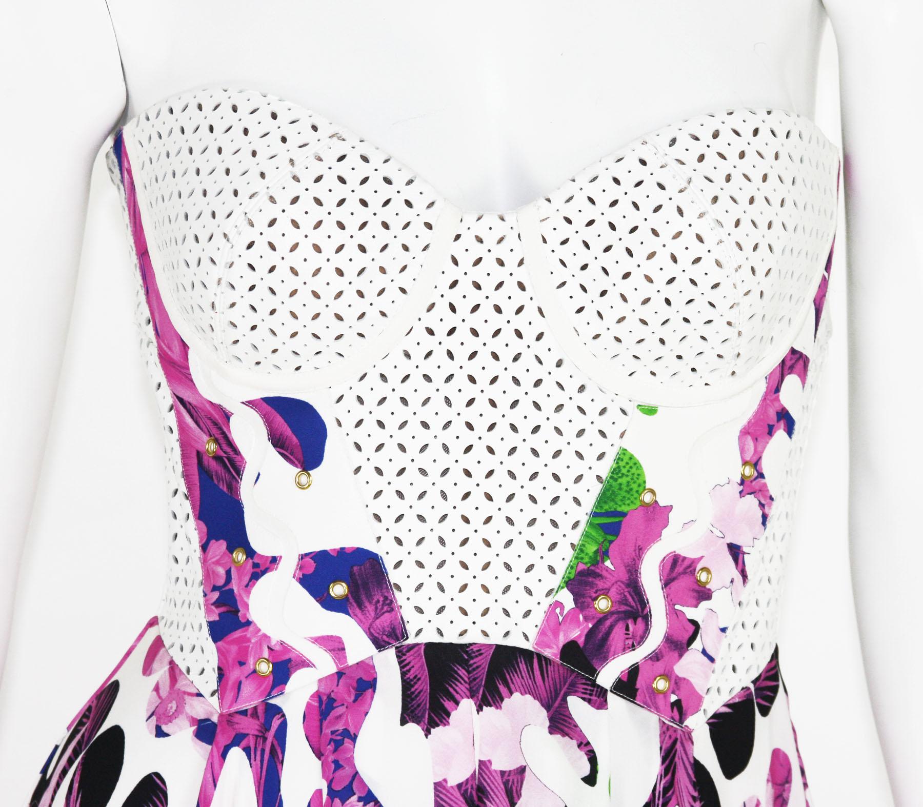 Nuevo Versace $8725.00 Seda Blanco Laser-Cut Out Cuero Bustier Vestido 40 US 6 en venta 1