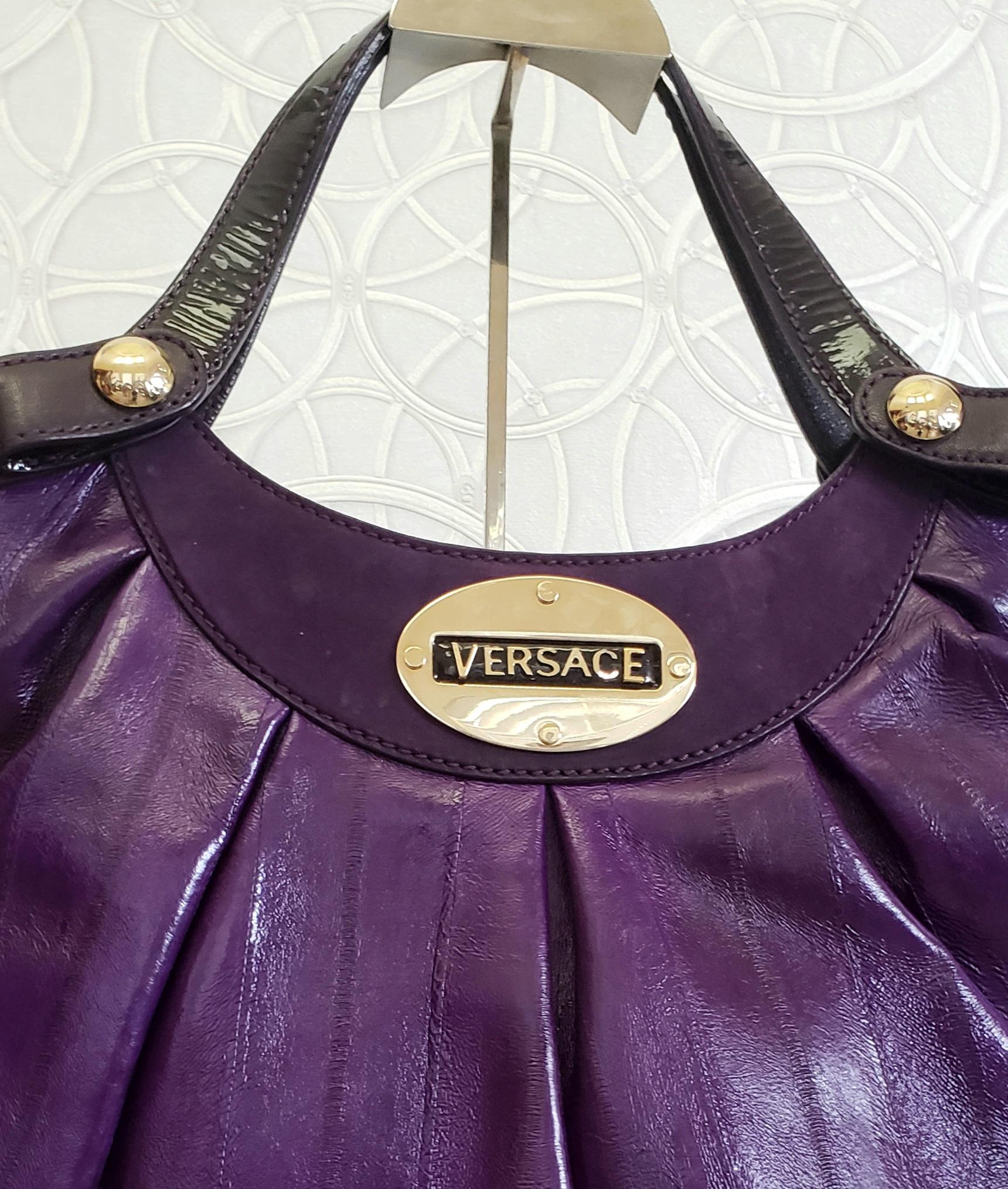 Black NEW VERSACE AMETHYST EEL LEATHER HANDBAG w/Gold Tone HARDWARE   For Sale