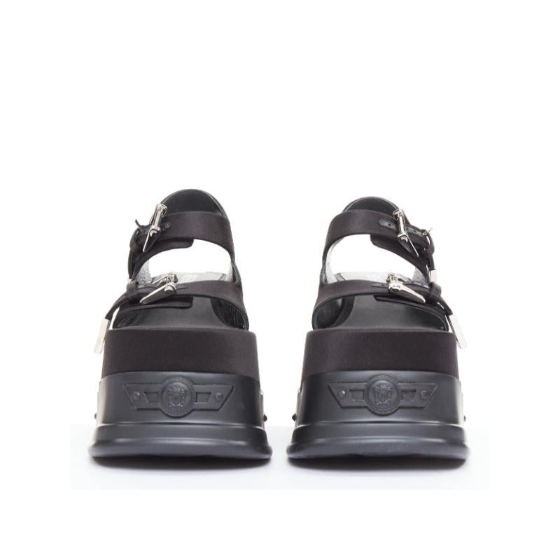 nuevo VERSACE Anthem 120 seda satinada Medusa hebilla plataforma sandalias gruesas EU37 Negro en venta
