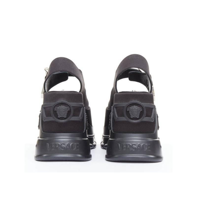 De las mujeres nuevo VERSACE Anthem 120 satén seda plata Medusa hebilla plataforma sandalias EU38 en venta
