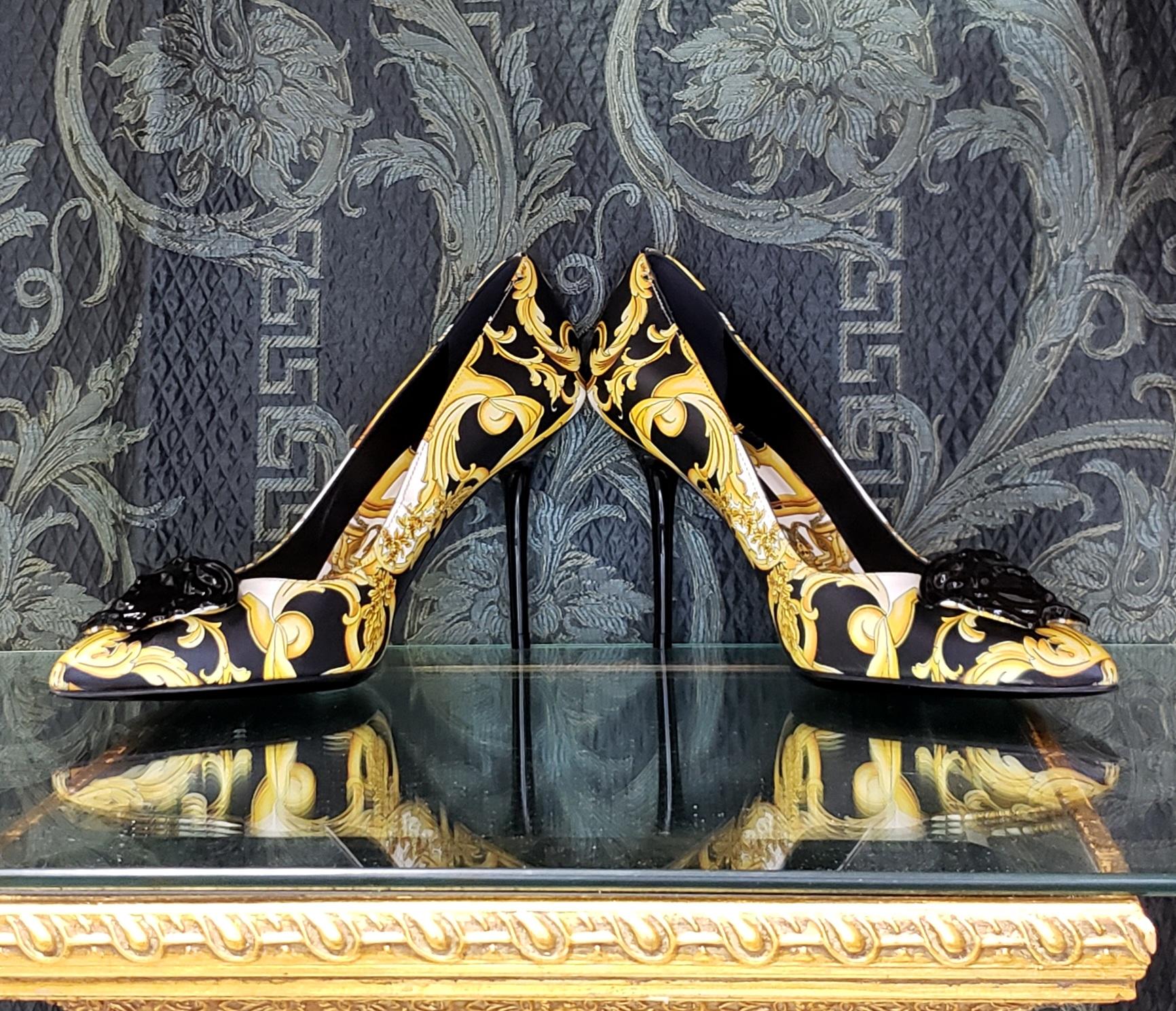 versace pumps