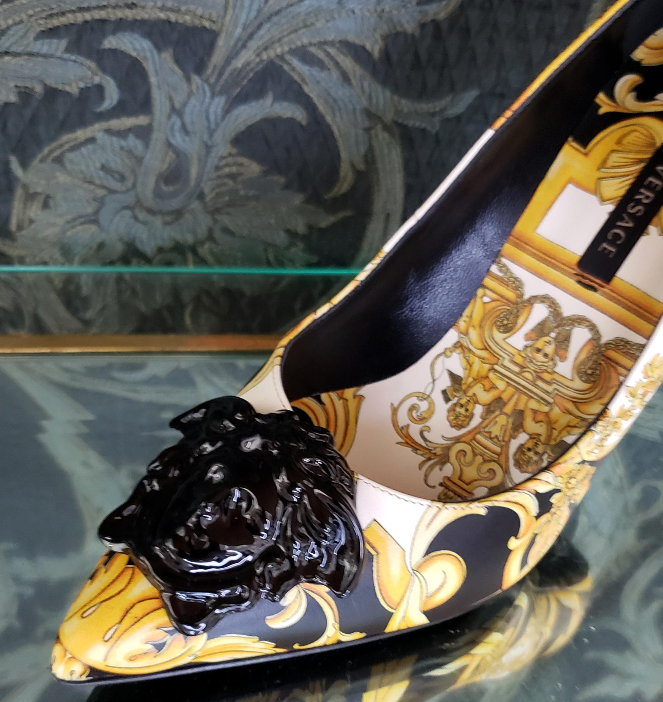 Women's NEW VERSACE BAROQUE LEATHER PUMPS In GOLD and BLACK w/BLACK 3D MEDUSA 37 - 7
