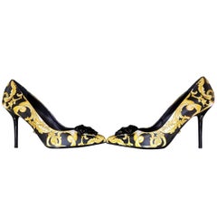 NEW VERSACE BAROQUE LEATHER PUMPS In GOLD and BLACK w/BLACK 3D MEDUSA 37 - 7