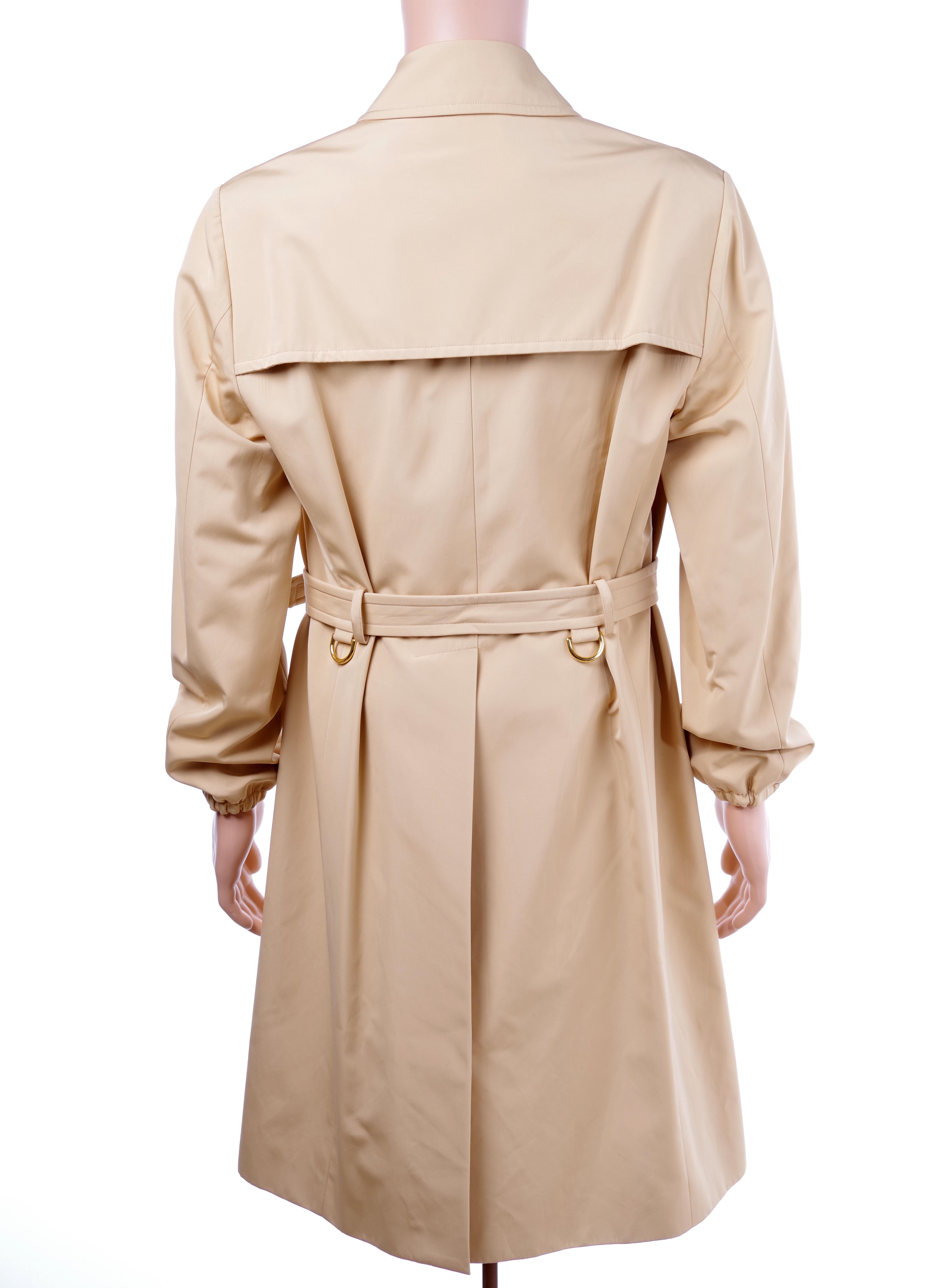 Trench-coat Versace brun clair à ceinture pour hommes, Neuf Neuf - En vente à Montgomery, TX