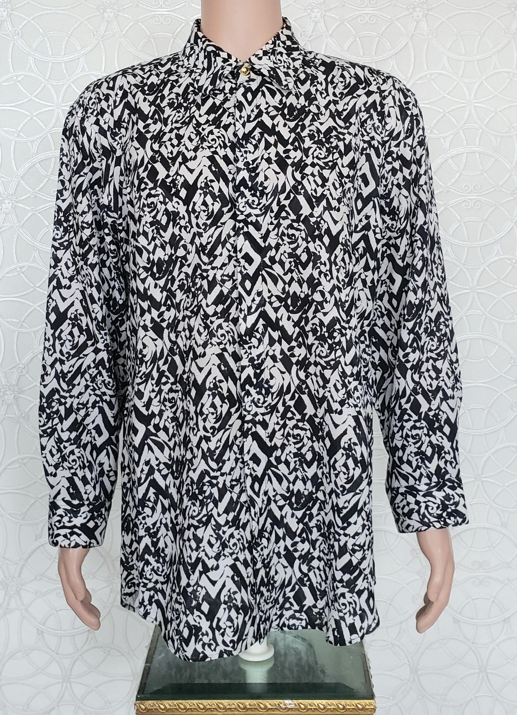 NEW VERSACE BLACK and WHITE PRINTED SHIRT IT 52 - US XL For Sale 5