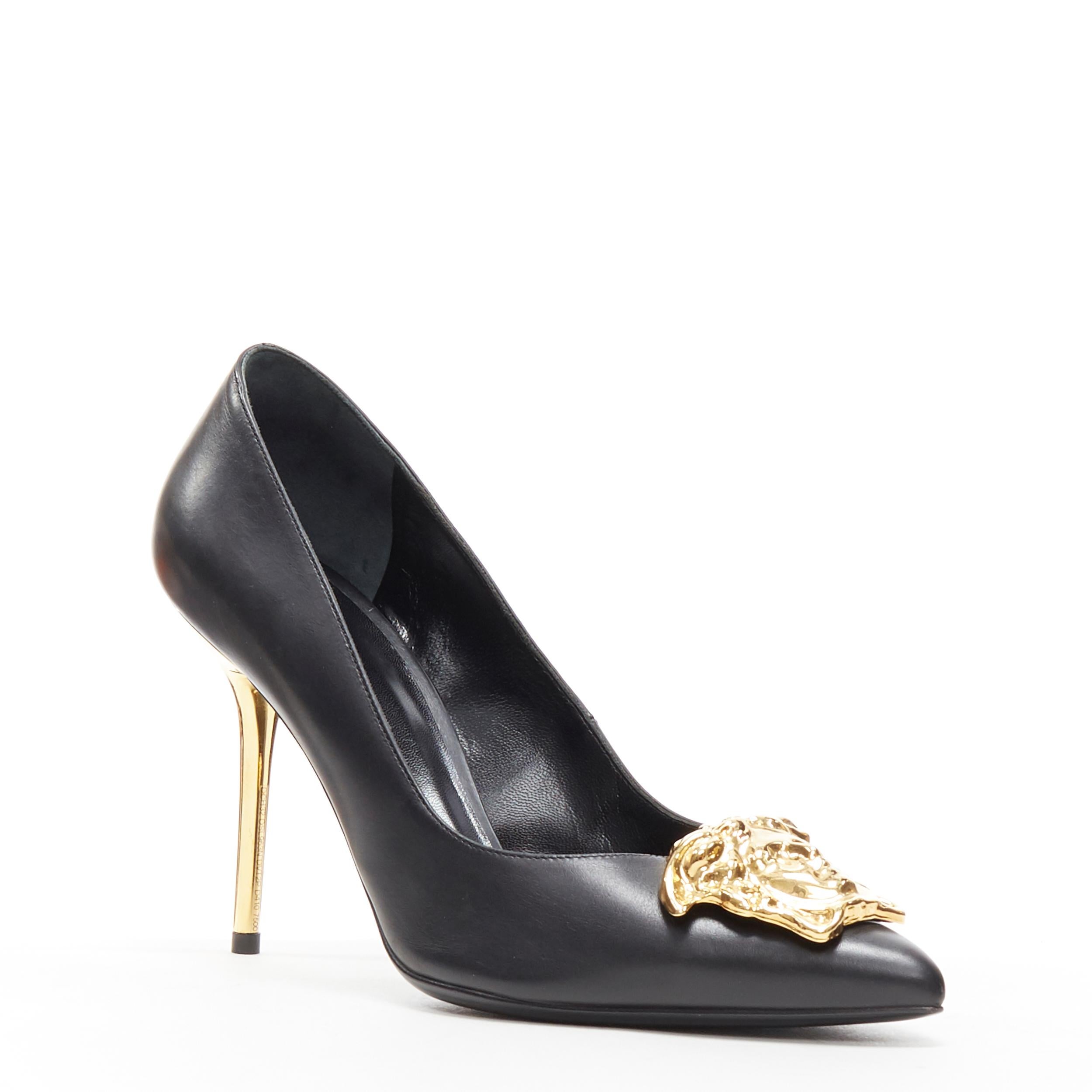 nuevo VERSACE piel de becerro negra oro Medusa tacón metálico puntiagudo bomba pigalle EU38 Negro
