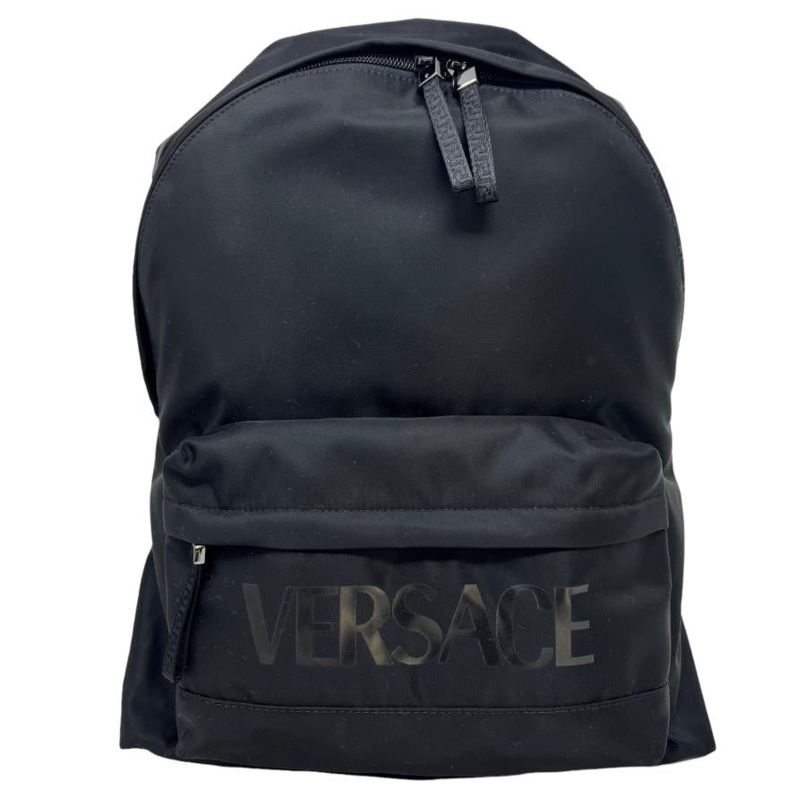 New Versace Black Greca Print Canvas Backpack Rucksack Bag

Authenticity Guaranteed

DETAILS
Brand: Versace
Condition: Brand new
Gender: Unisex
Category: Backpack
Color: Black
Material: Canvas
Greca print
Versace logo print
Adjustable shoulder