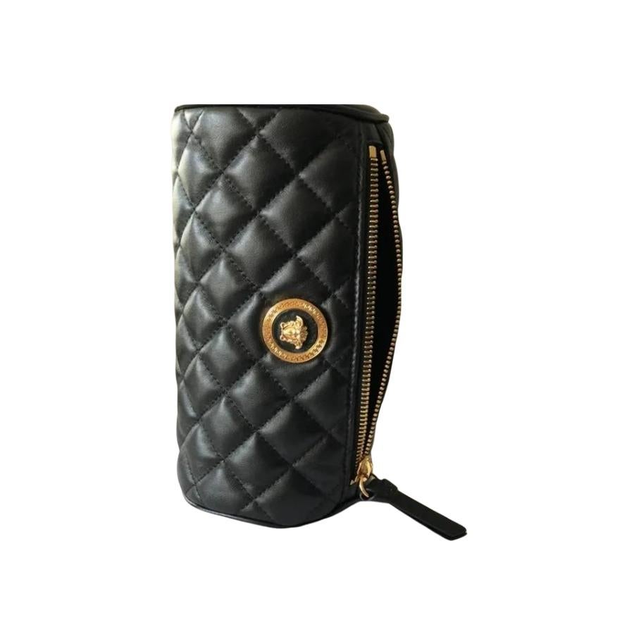 NEU NEW Versace Schwarz Medusa Kopf gesteppt Leder Zylinder Pouch Clutch Tasche im Angebot 3