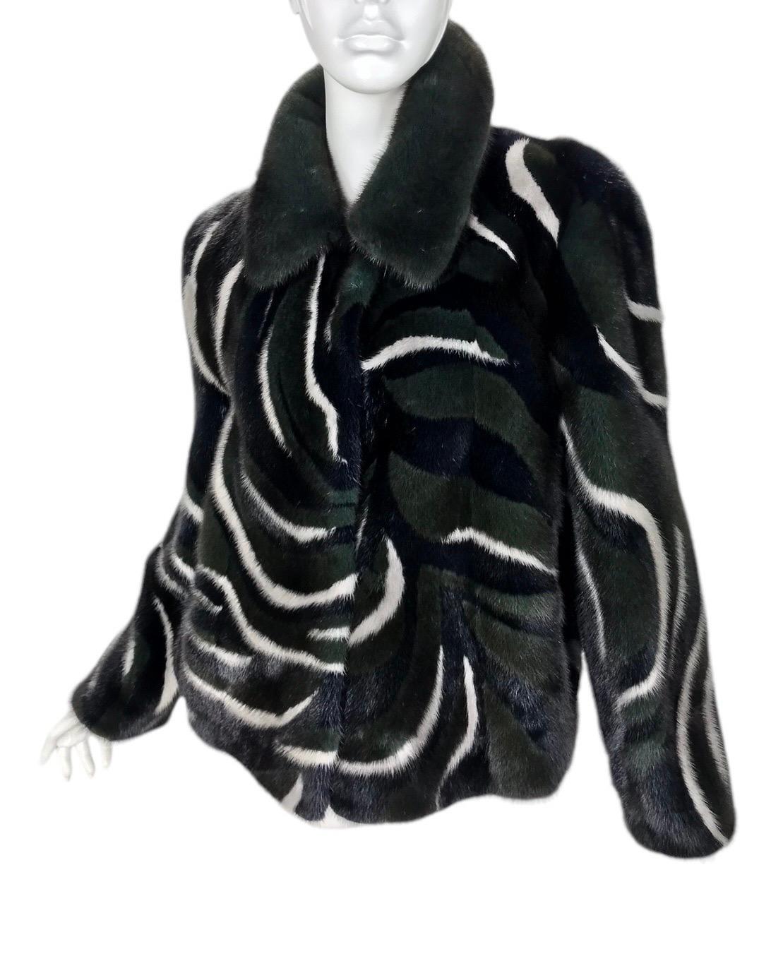 VERSACE JACKET
Content: 100% Mink
IT Size 38 - US 2 /4
shoulder to shoulder 19