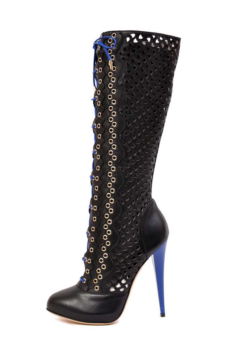 New VERSACE BLACK PERFORATED LEATHER PLATFORM BOOTS 37 - 7 In New Condition For Sale In Montgomery, TX